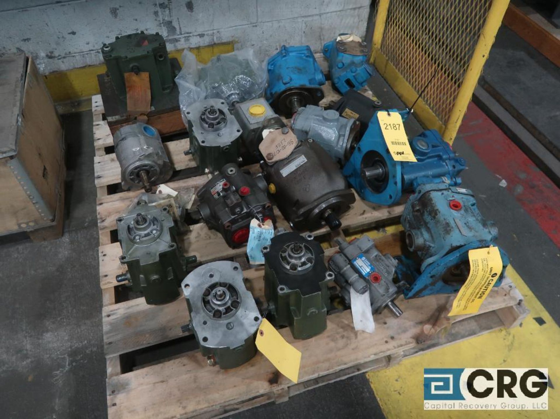 Lot of (17) hydraulic motors