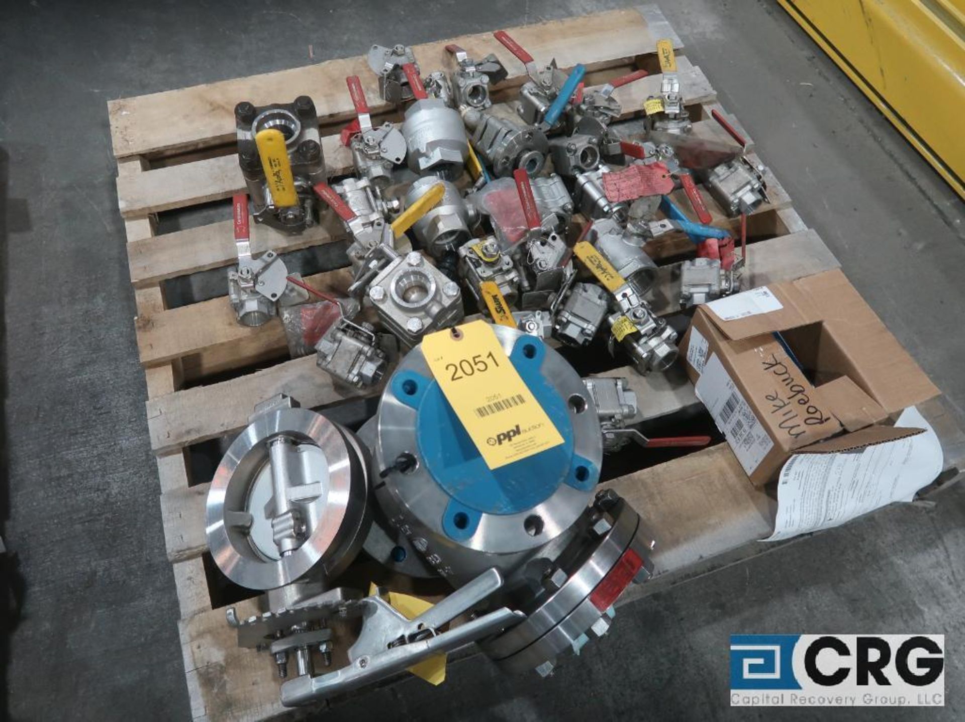 Lot of (16) assorted stainless ball valves