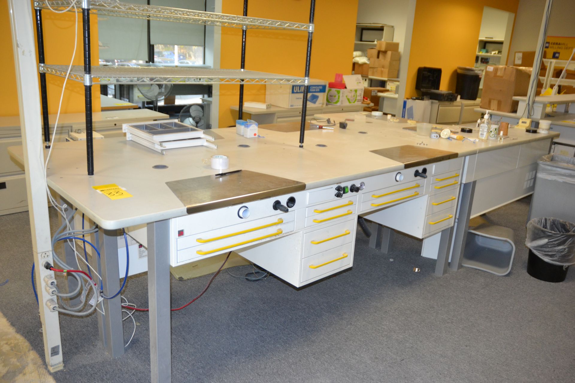 LOT - Lab Table Set UP