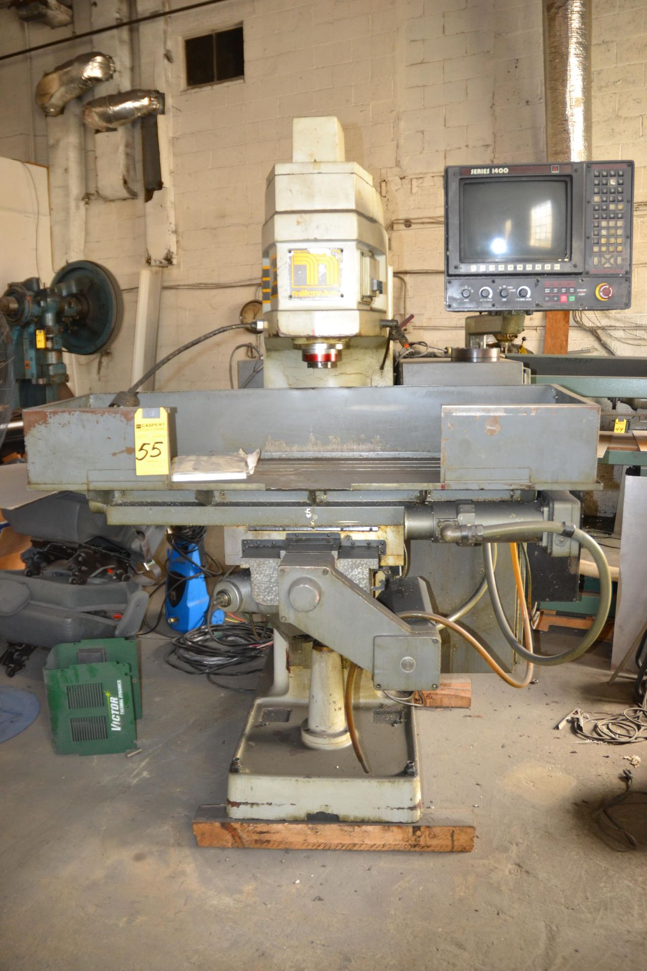 Millennium 3200 Milling Machine with Series 1400 Read-Oiet