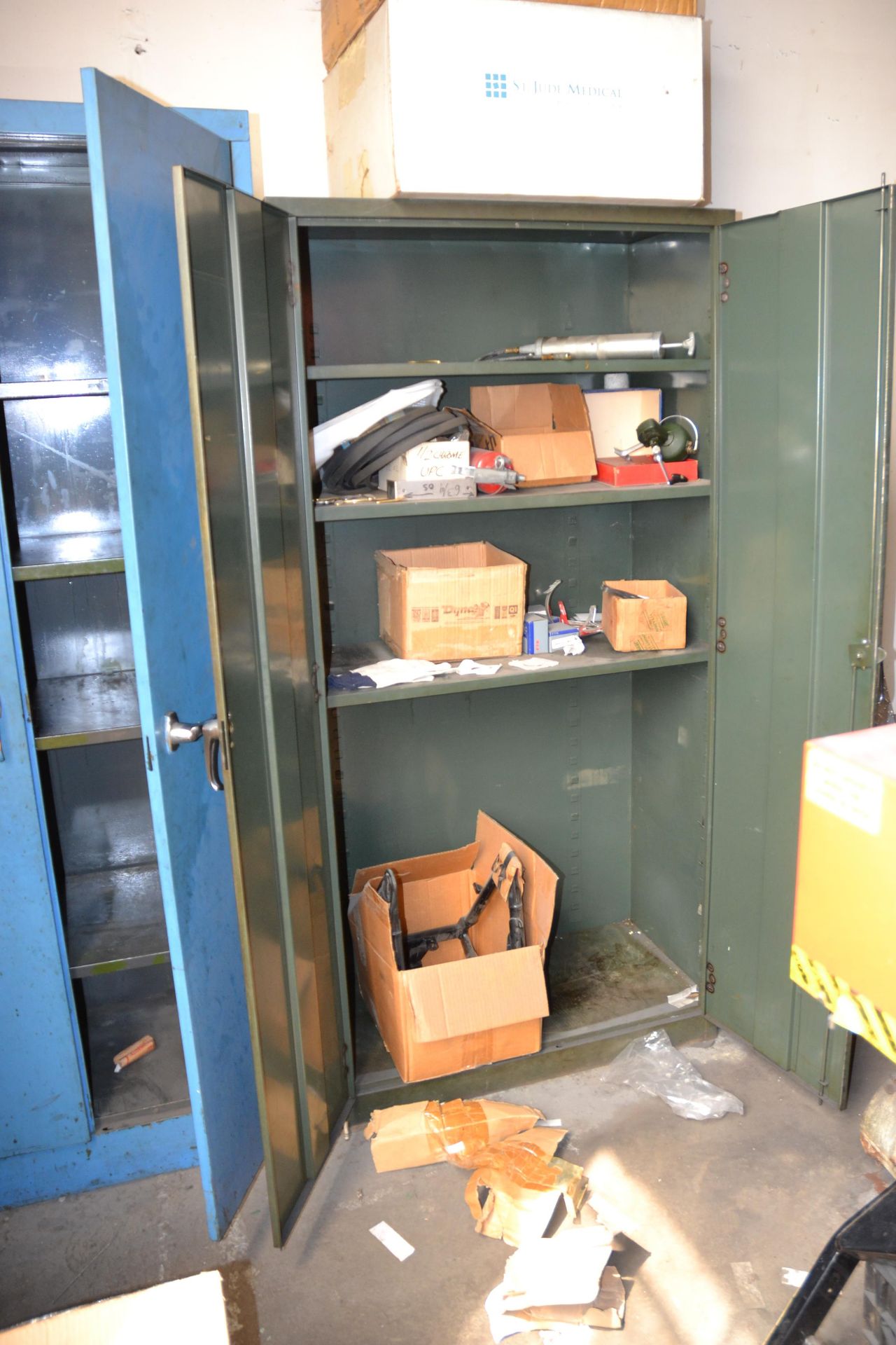 Double Door Storage Cabinet with Contents - Image 2 of 2