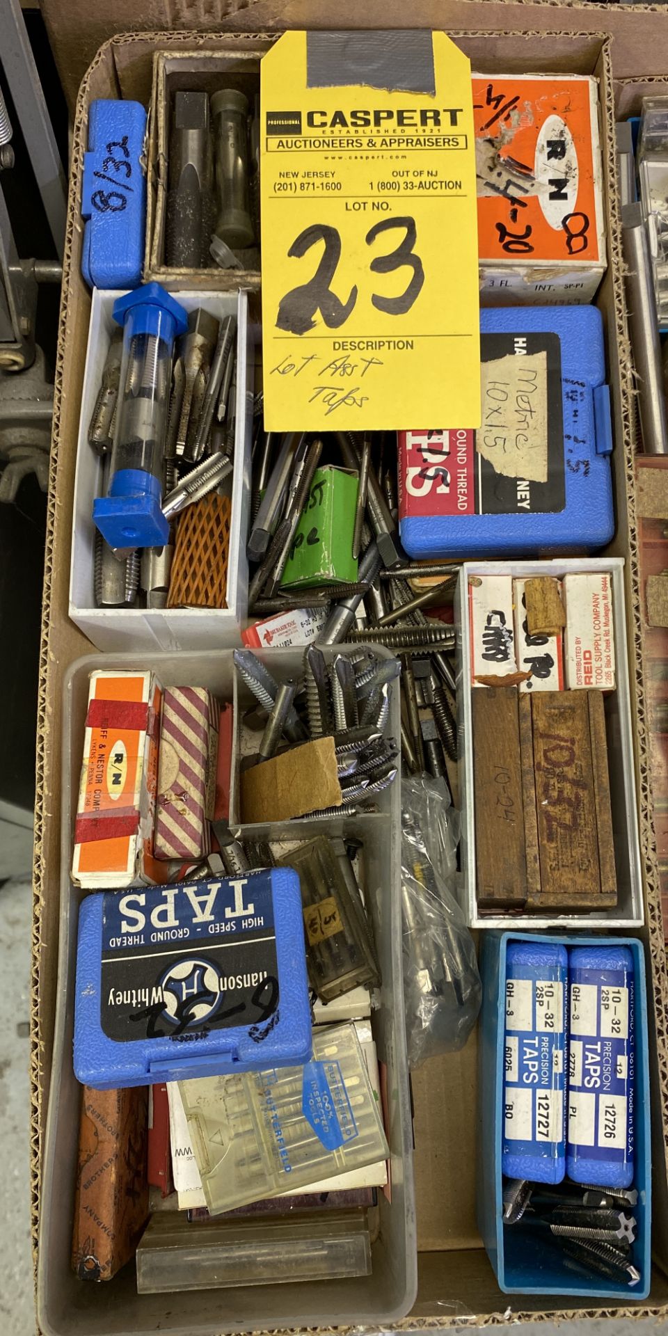 LOT - Assorted Taps