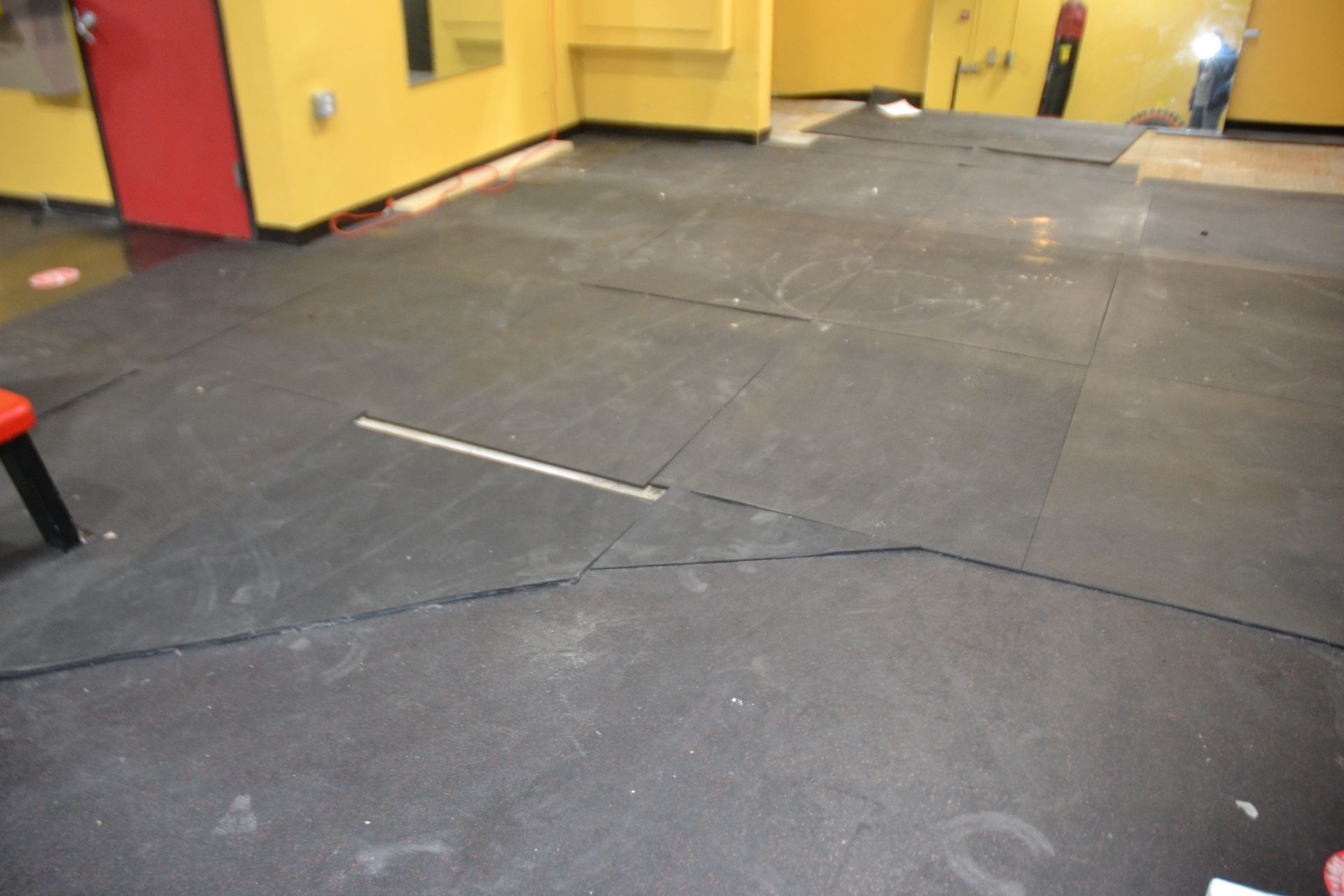 Lot - Rubber Flooring (Approximately 500 sq. ft.) - Image 2 of 4