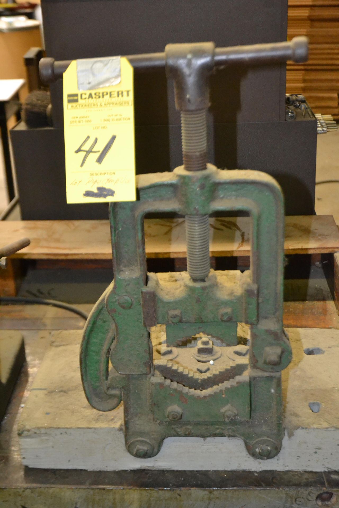 LOT - Pipe Clamp Vise