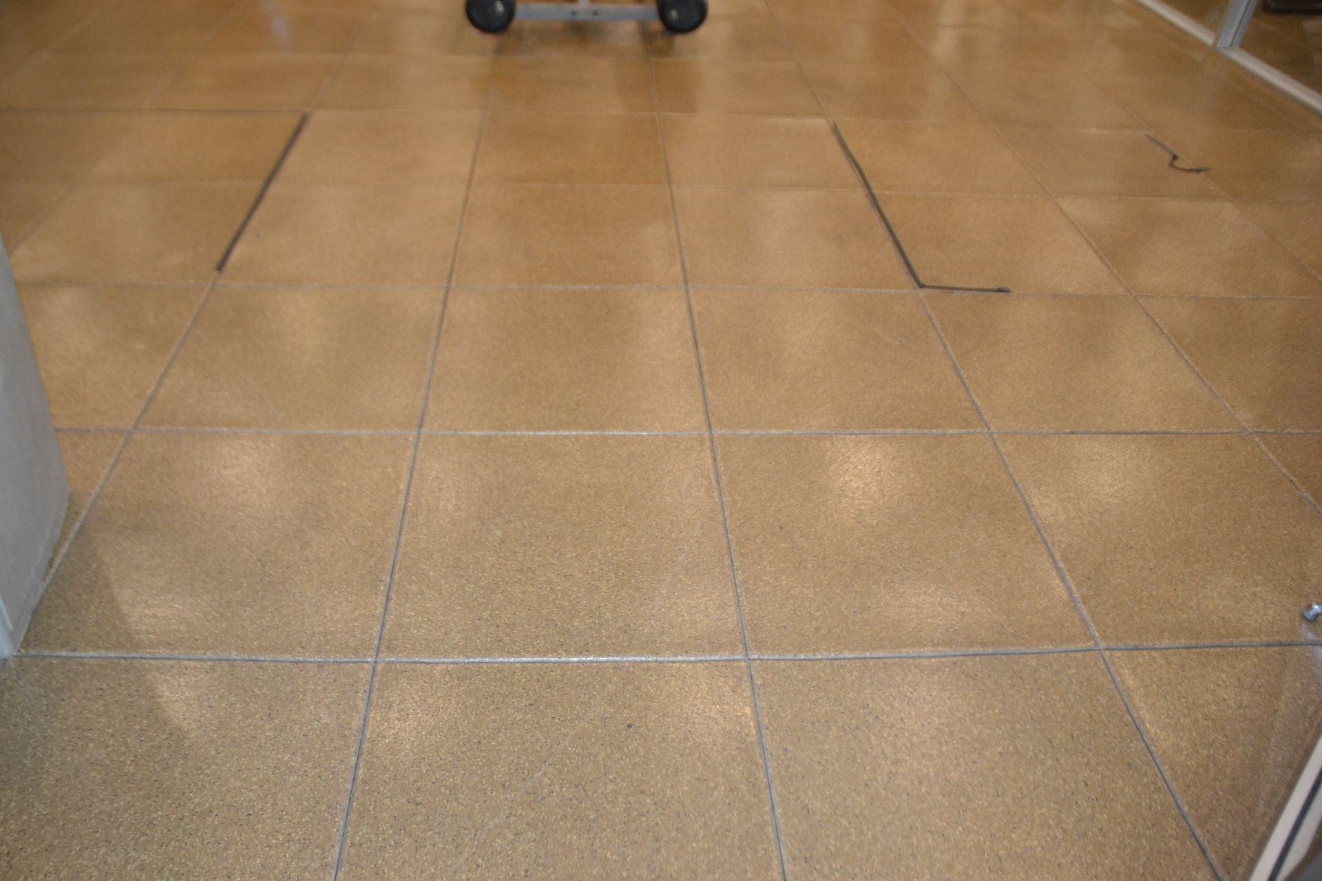 Rubber Tile Flooring (25"' x 25")