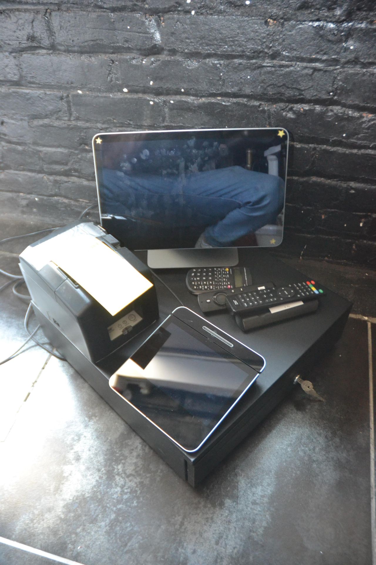 POS System with Touch Screen/Card Reader, Receipt Printer and Cash Register