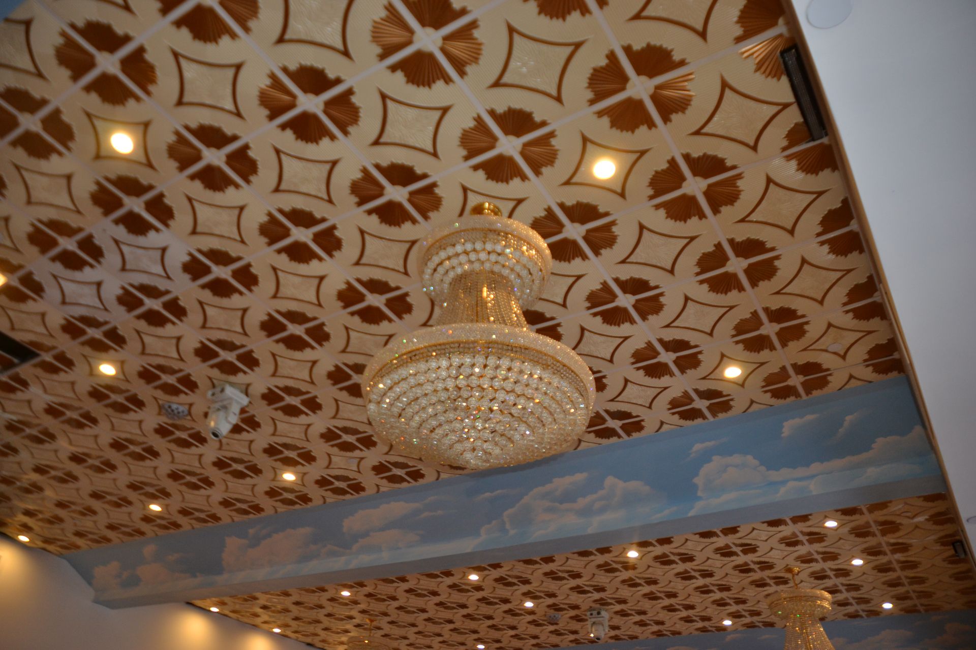 (2) Large Chandaliers - Image 2 of 2