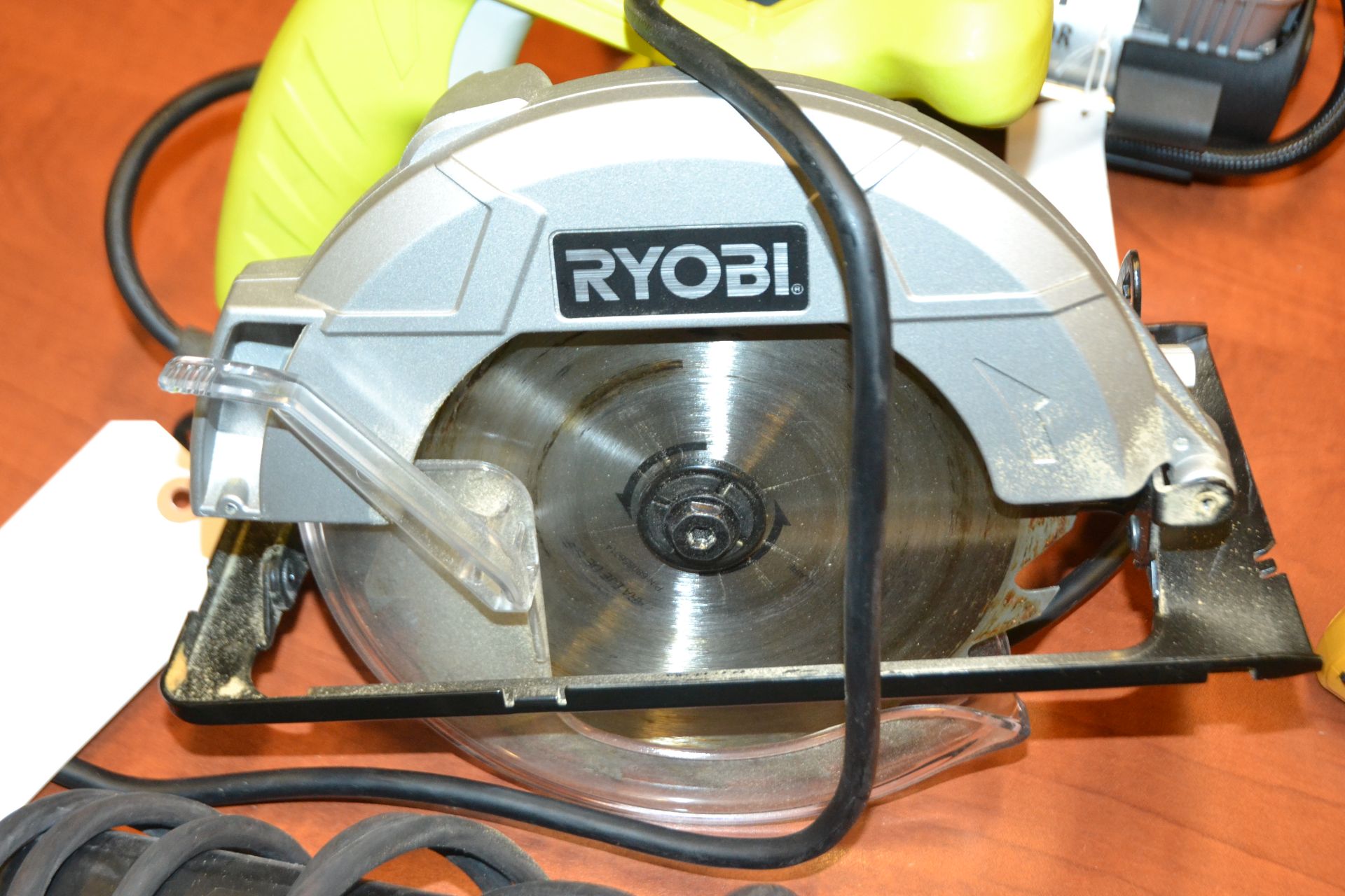 Lot - Tools (Makita AVP, Ryobi Circular Saw, Husky Inflator) - Image 3 of 3