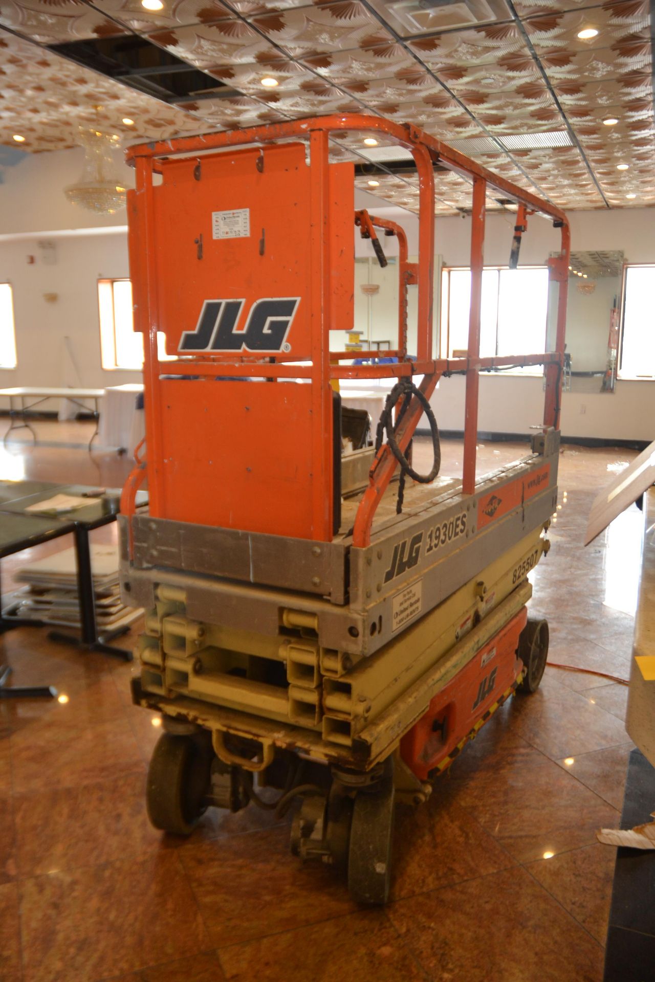 JLG 1930ES Pro Fit Scissor Lift - Image 4 of 4