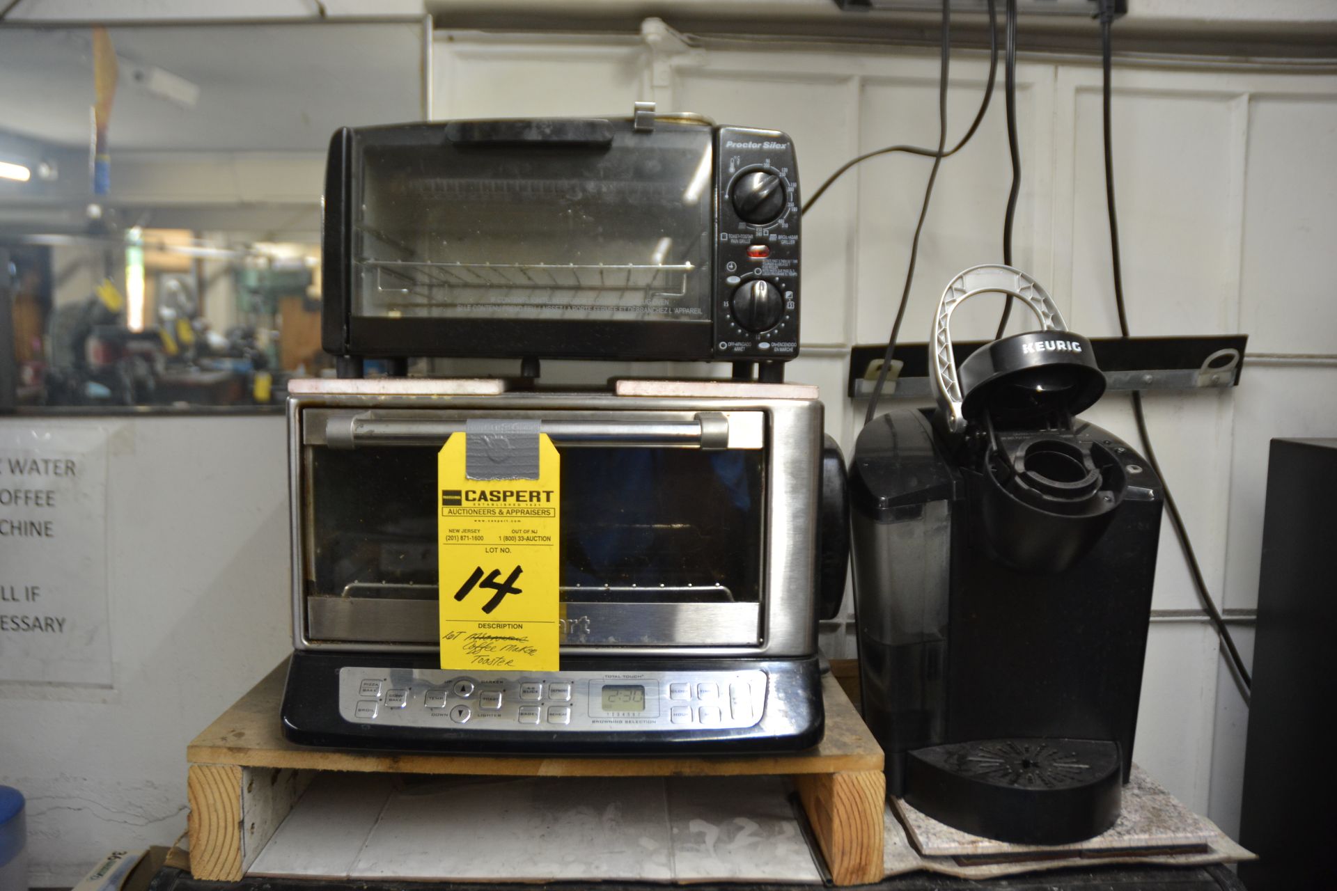 Lot - Coffee Maker / Toaster
