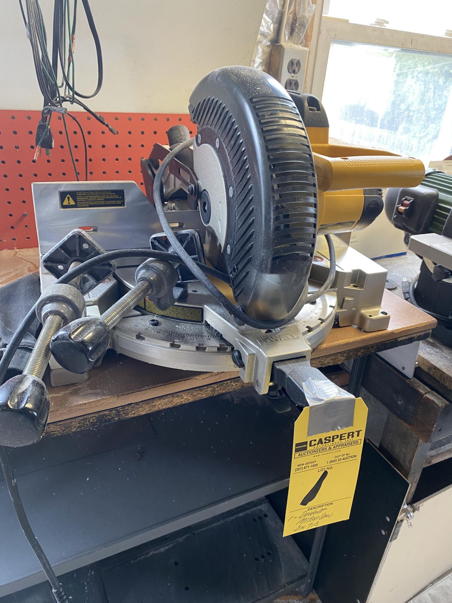 Dewalt Miter Saw, M: DW713