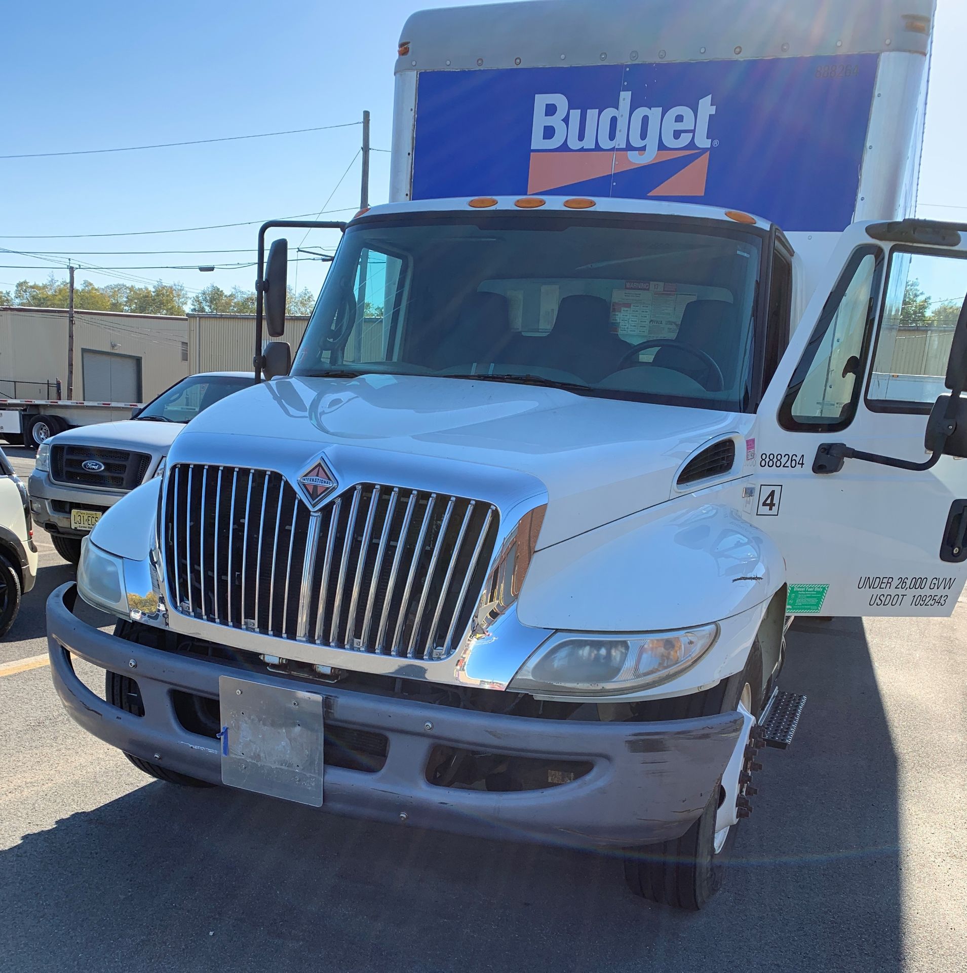 2008 International 4 Maxx Force 20' Box Truck w/ Lift Gate; 128,225 miles