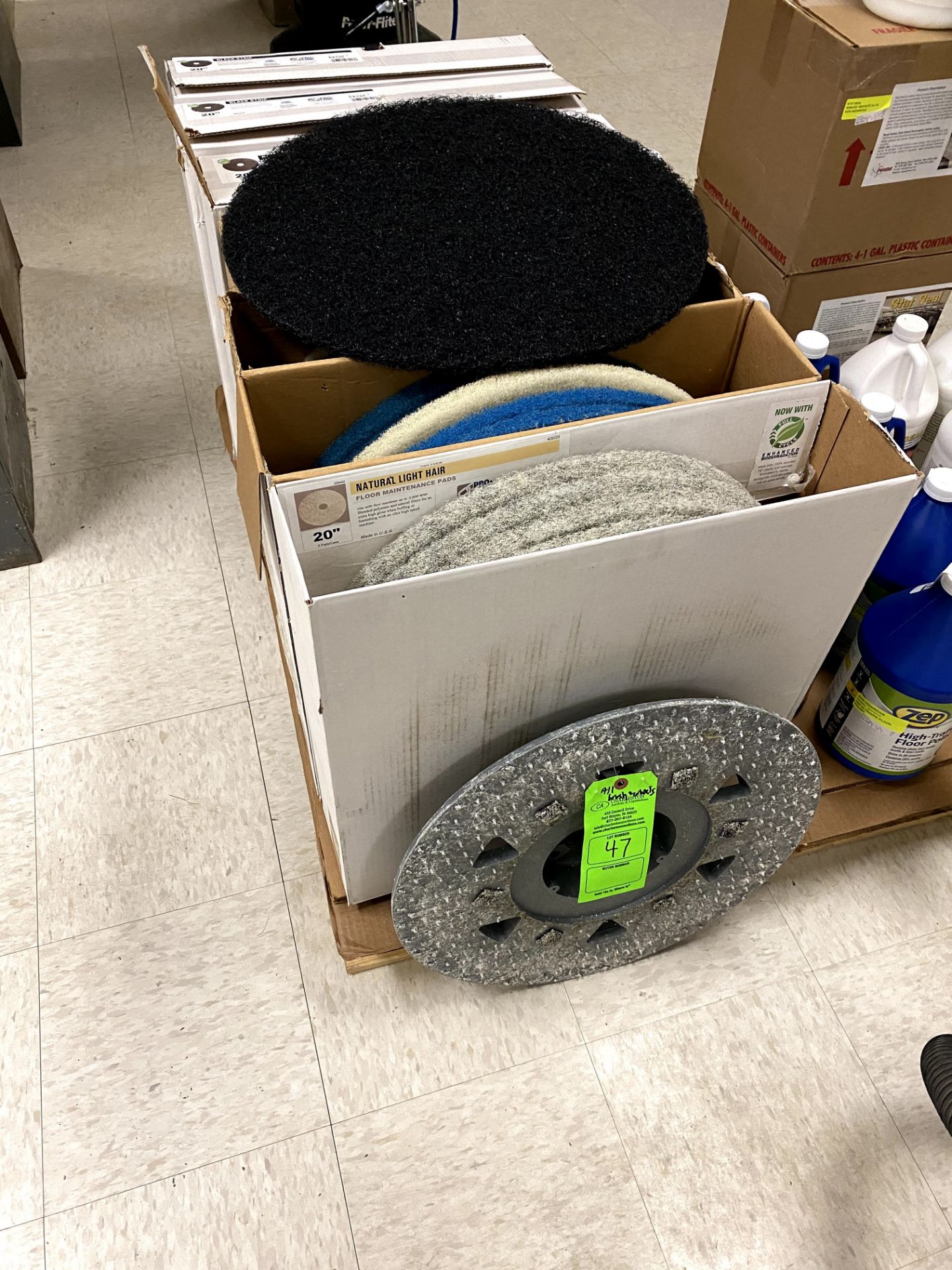 (7) BOXES OF NEW & GENTLY USED 20" FLOOR MAINTENANCE PADS & (1) SPARE FLOOR PAD MOUNTING