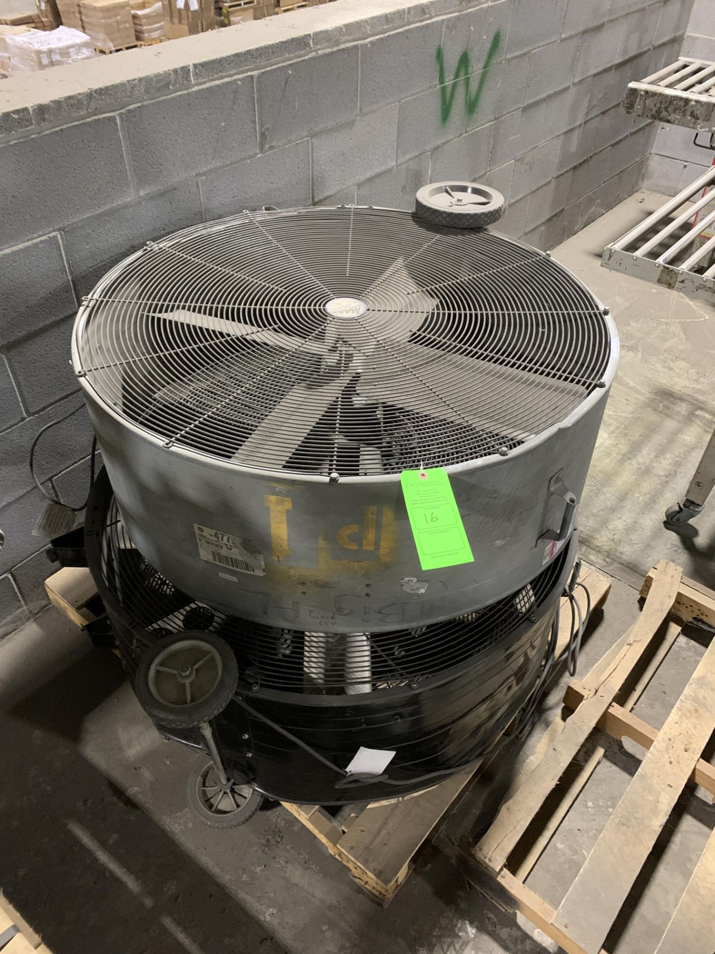 (1) LARGE CART SHOP FAN