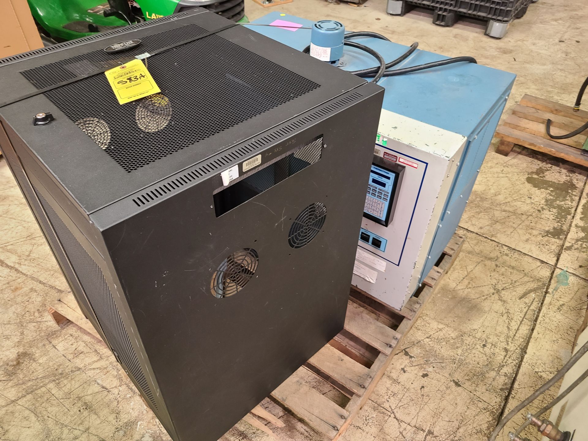 THERMOTRON ENVIRONMENTAL CHAMBER MODEL: S1-2 SERIAL NUMBER 15619 - Image 2 of 3