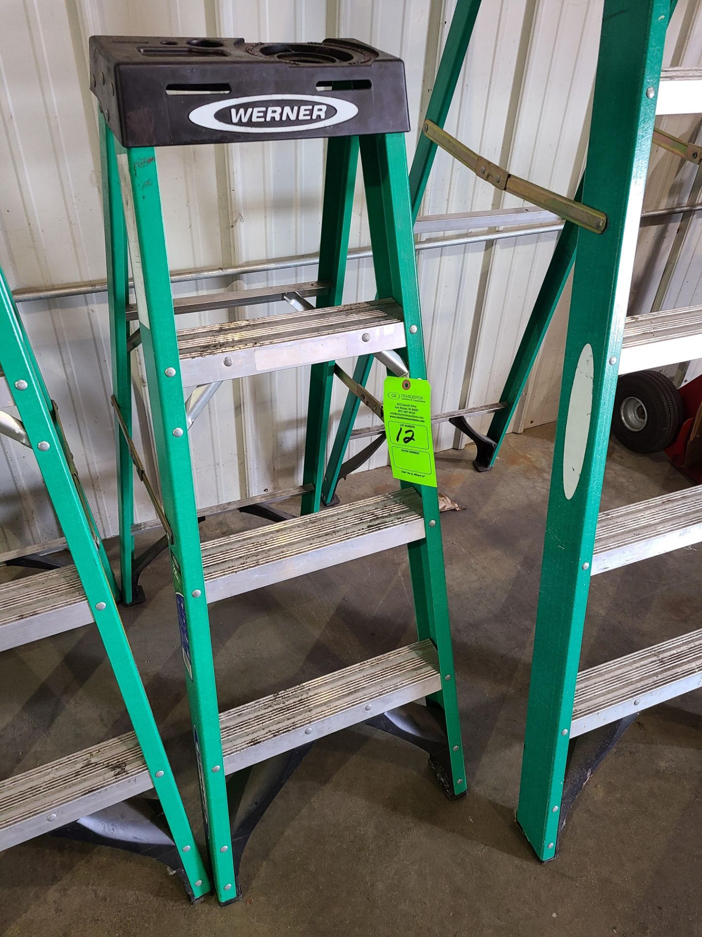 WERNER 4' FIBERGLASS LADDER