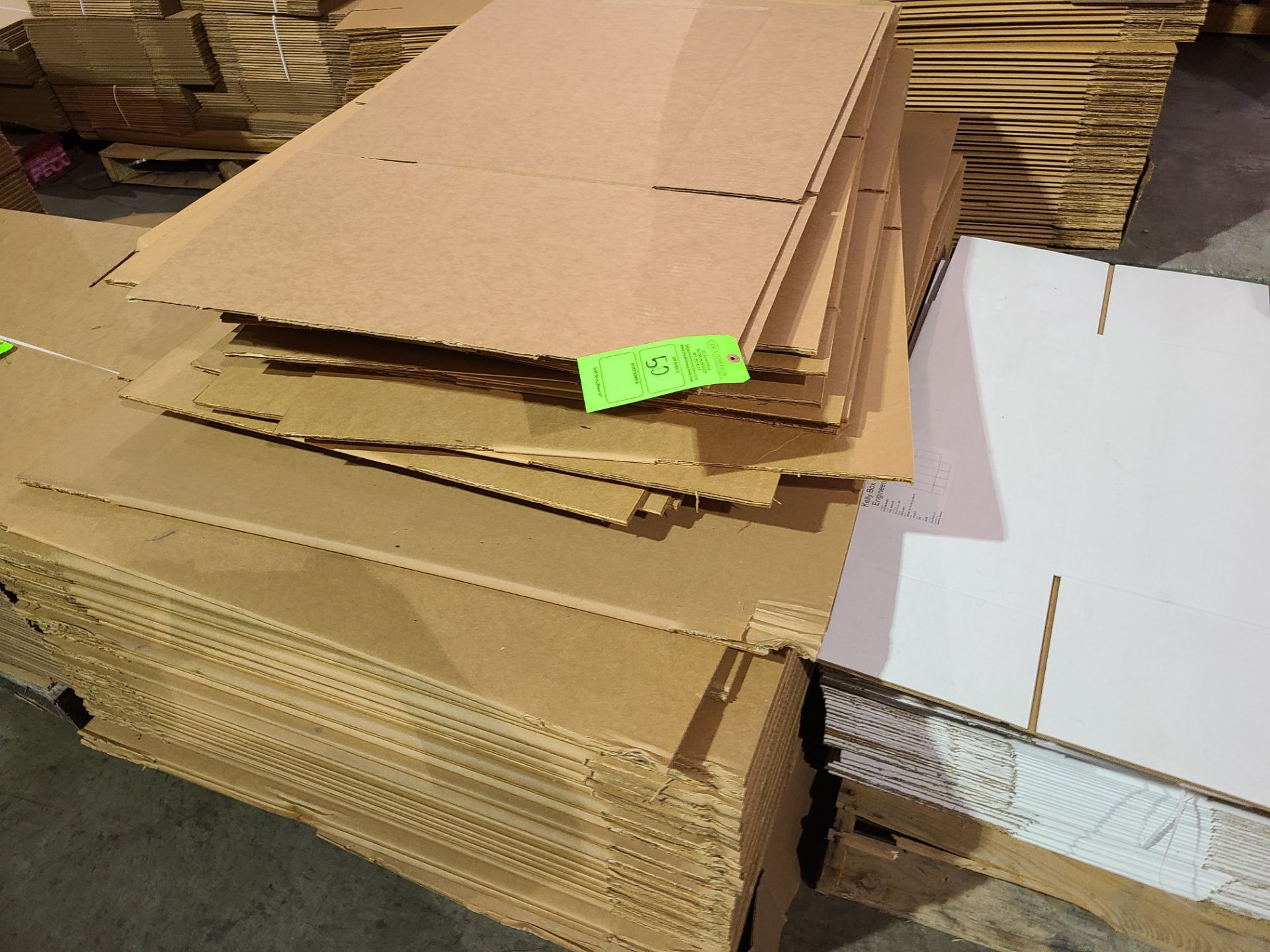 PALLET OF VARIOUS CARDBOARD BOXES