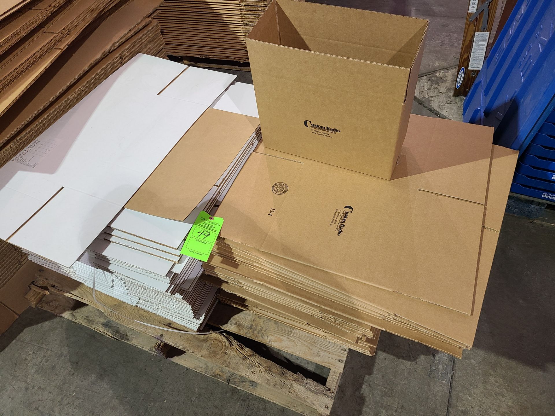 PALLET OF VARIOUS CARDBOARD BOXES