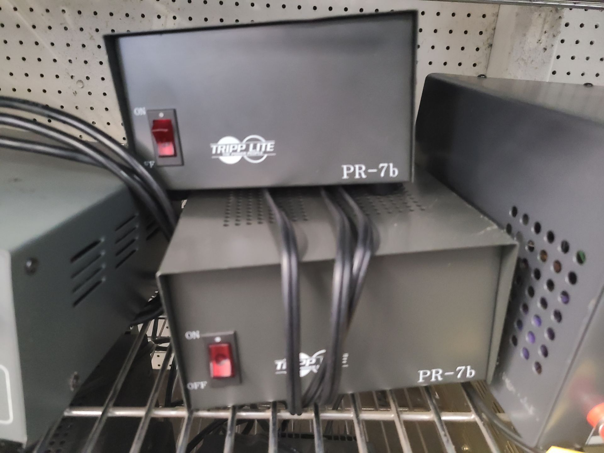 (1) ZURICH DC POWER SUPPLY DS-304M; (3) TRIPP-LITE PR-7B; (1) TENMA REGULATED POWER SUPPLY 72- - Image 3 of 7