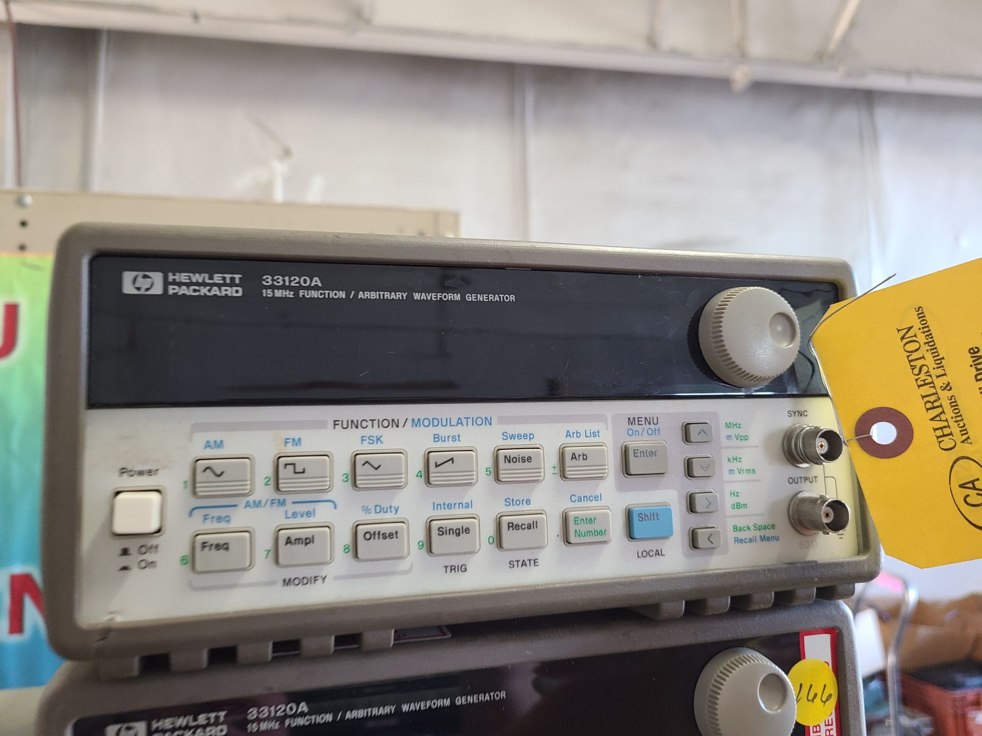 HP 3312A 15 MHZ FUNCTION / ARBITRARY WAVEFORM GENERATOR