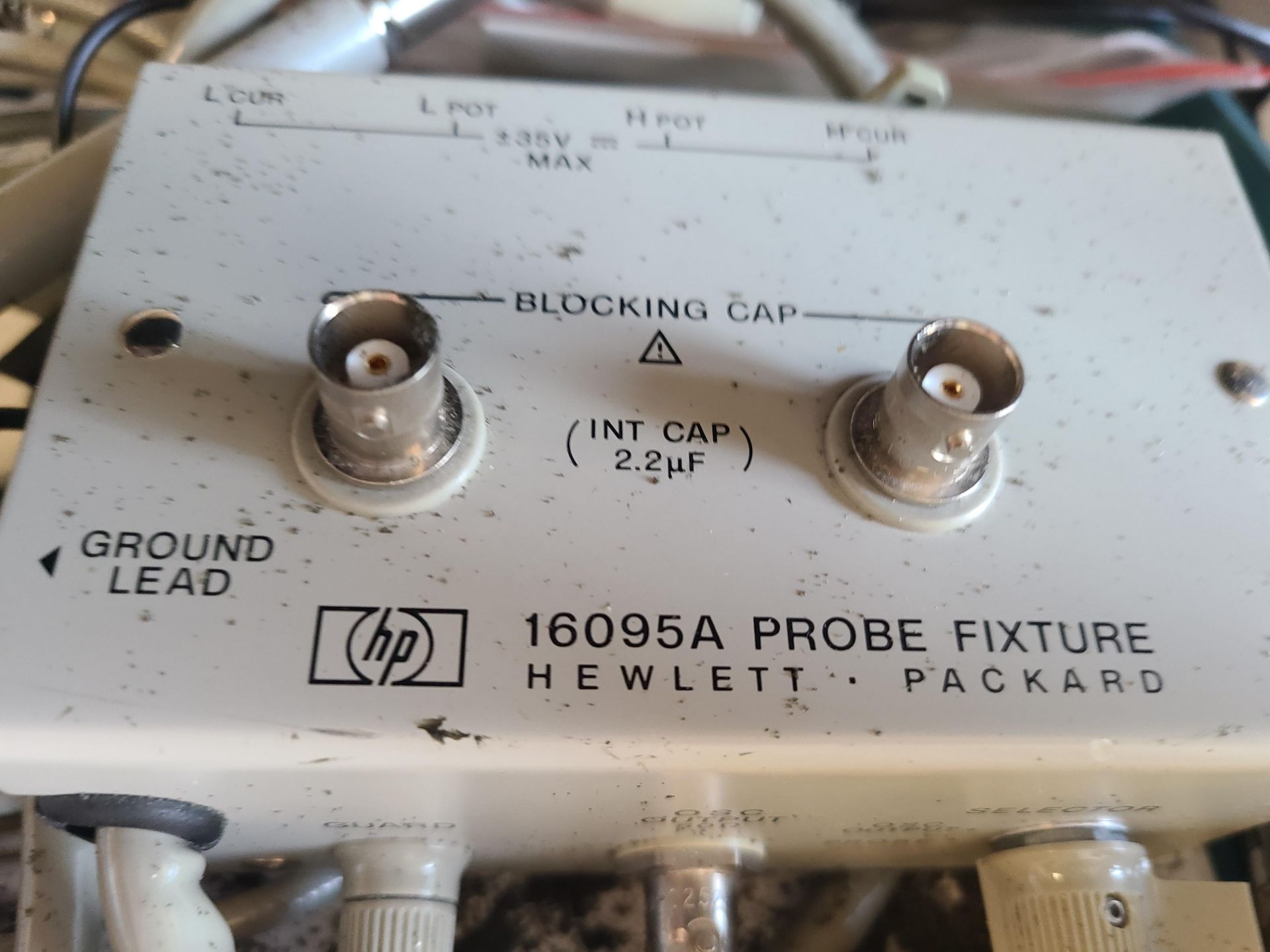 HP16095A PROBE FIXTURE WITH VARIOUS PROBES - Image 2 of 3