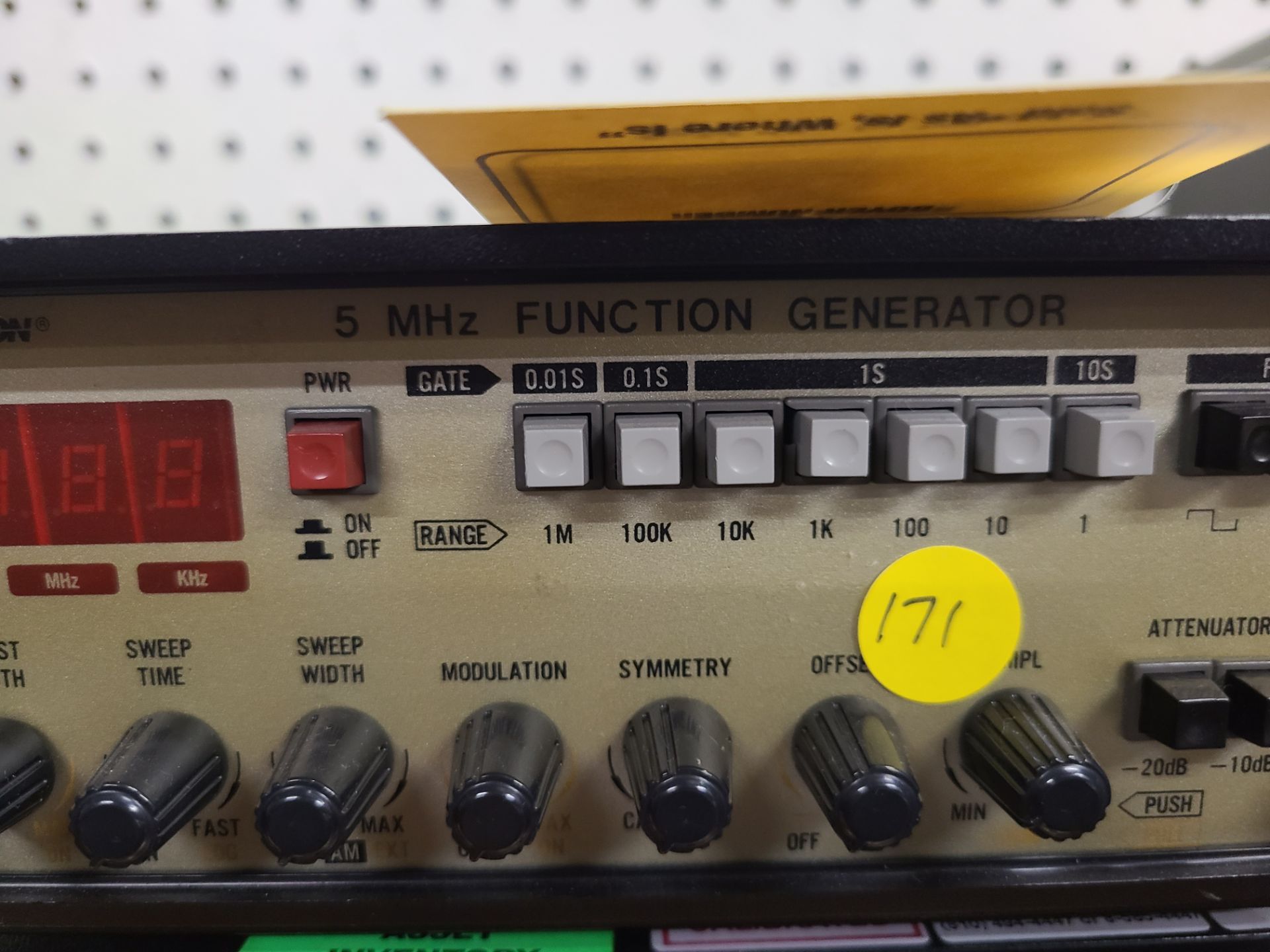 (1) BK PRECISION 5 MHZ FUNCTION GENERATOR 3026; (1) WAKETEK 20 MHZ FUNCTION GENERATOR 190 - Image 2 of 3