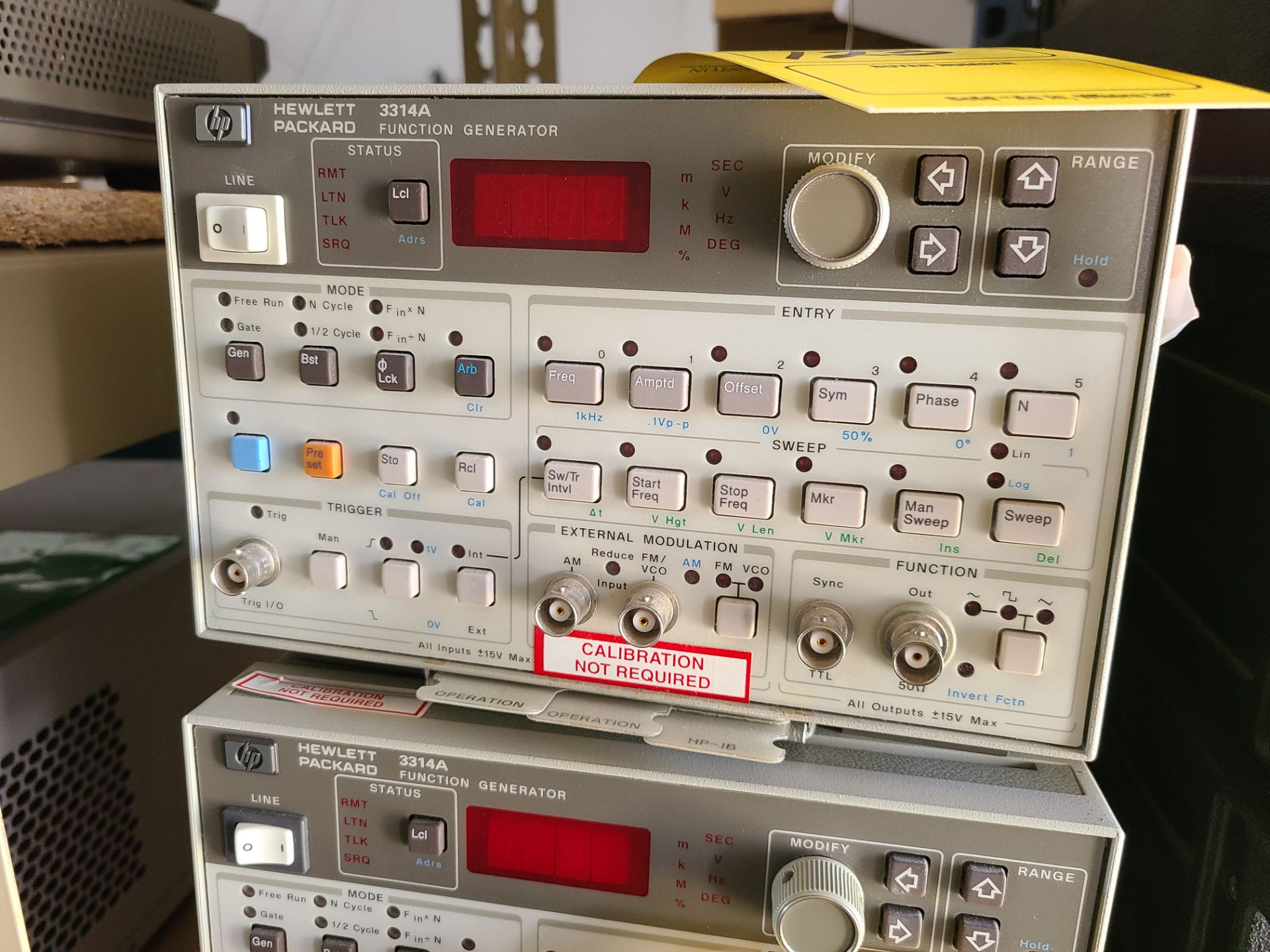 HP 3314A FUNCTION GENERATOR