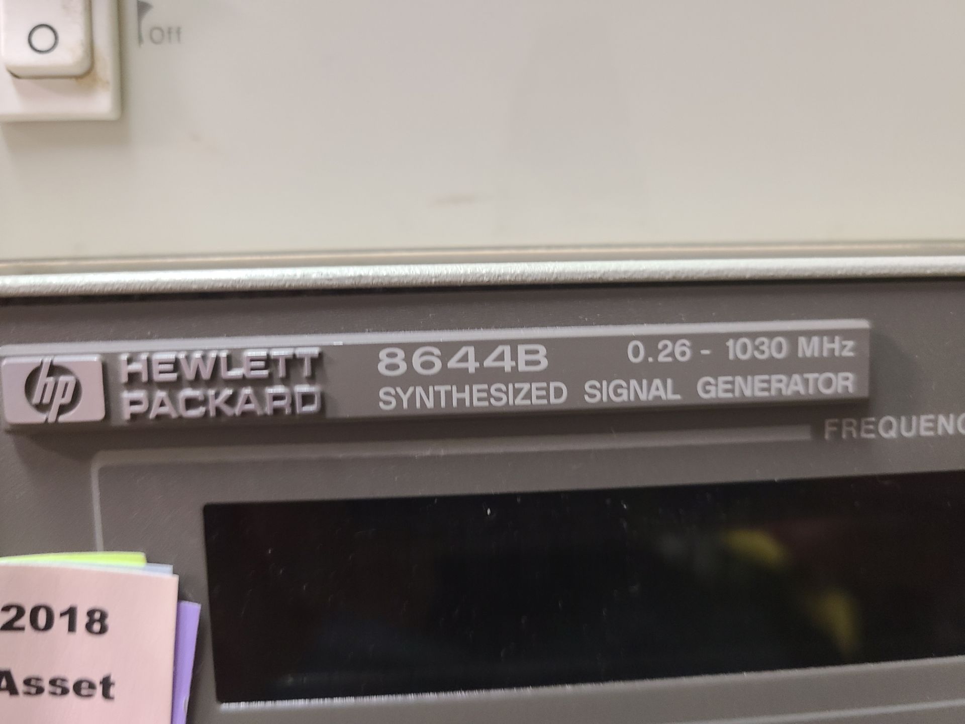 HP 8644B SYNTHESIZED SIGNAL GENERATOR - Image 2 of 2