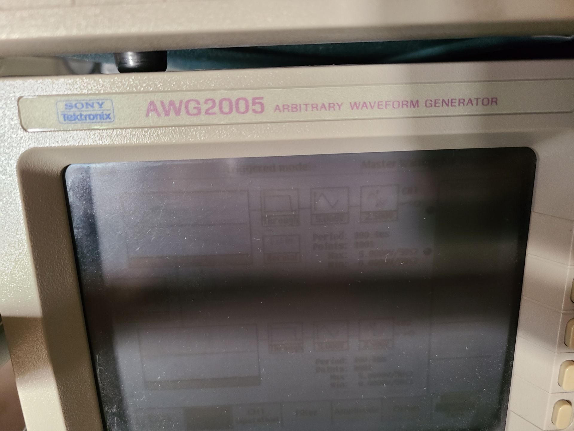 TEKTRONIX AWG 2005 ARBITRARY WAVEFORM GENERATOR - Image 2 of 2