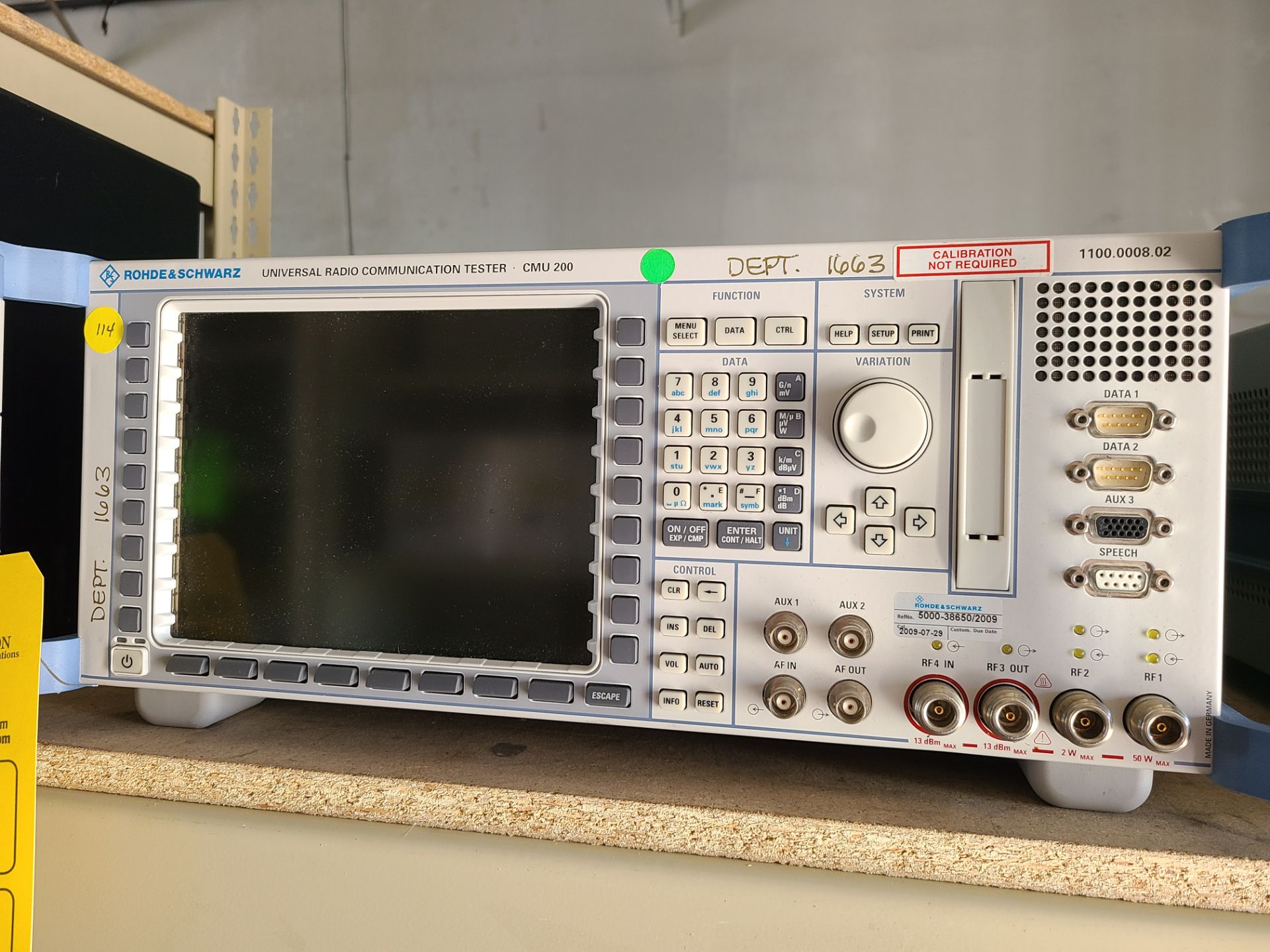 ROHDE & SCHWARZ UNIVERSAL RADIO COUMMICATION TESTER MODEL CMU200