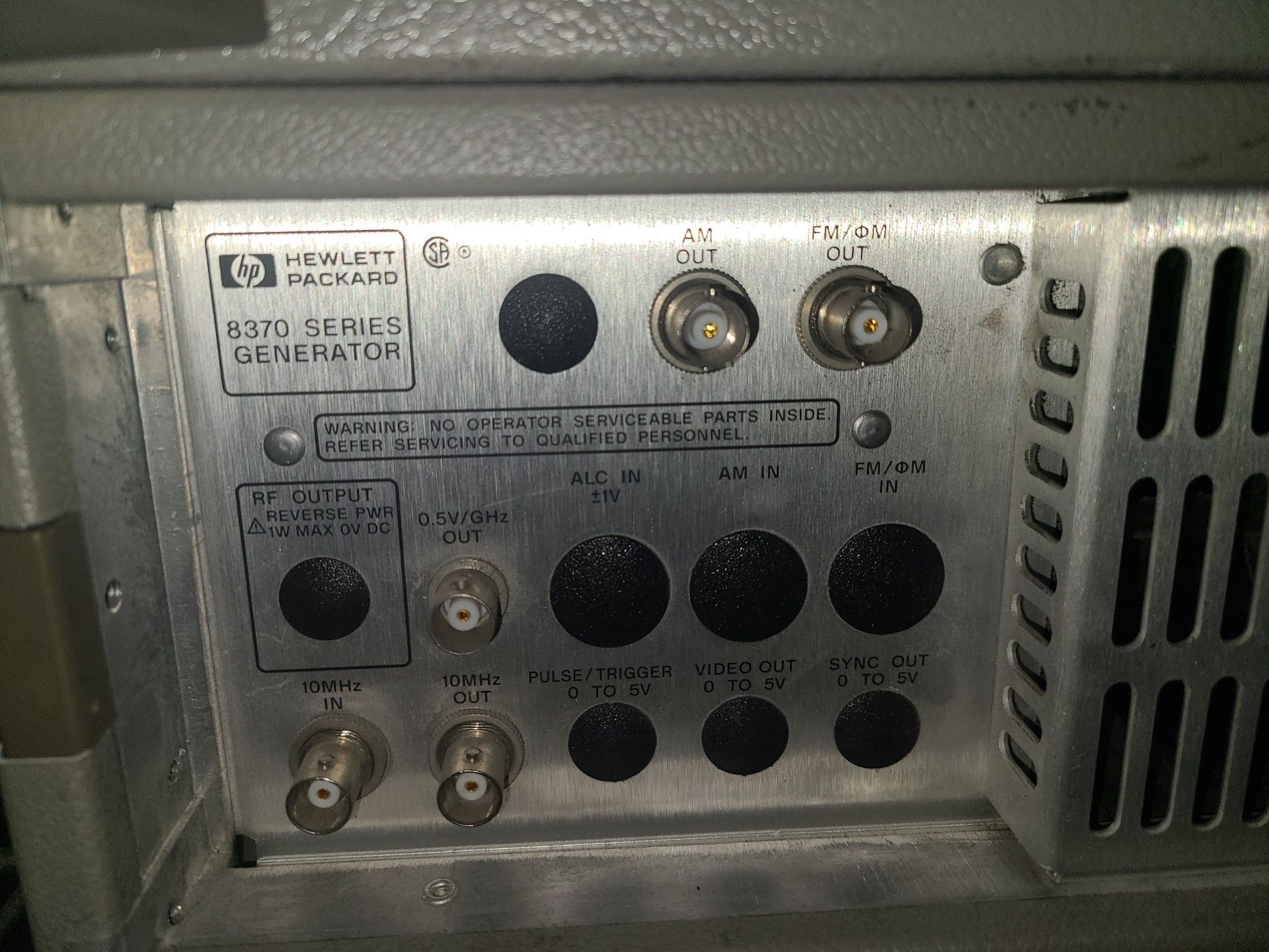 HP 83732B SYNTHESIZED SIGNAL GENERATOR - Image 2 of 4