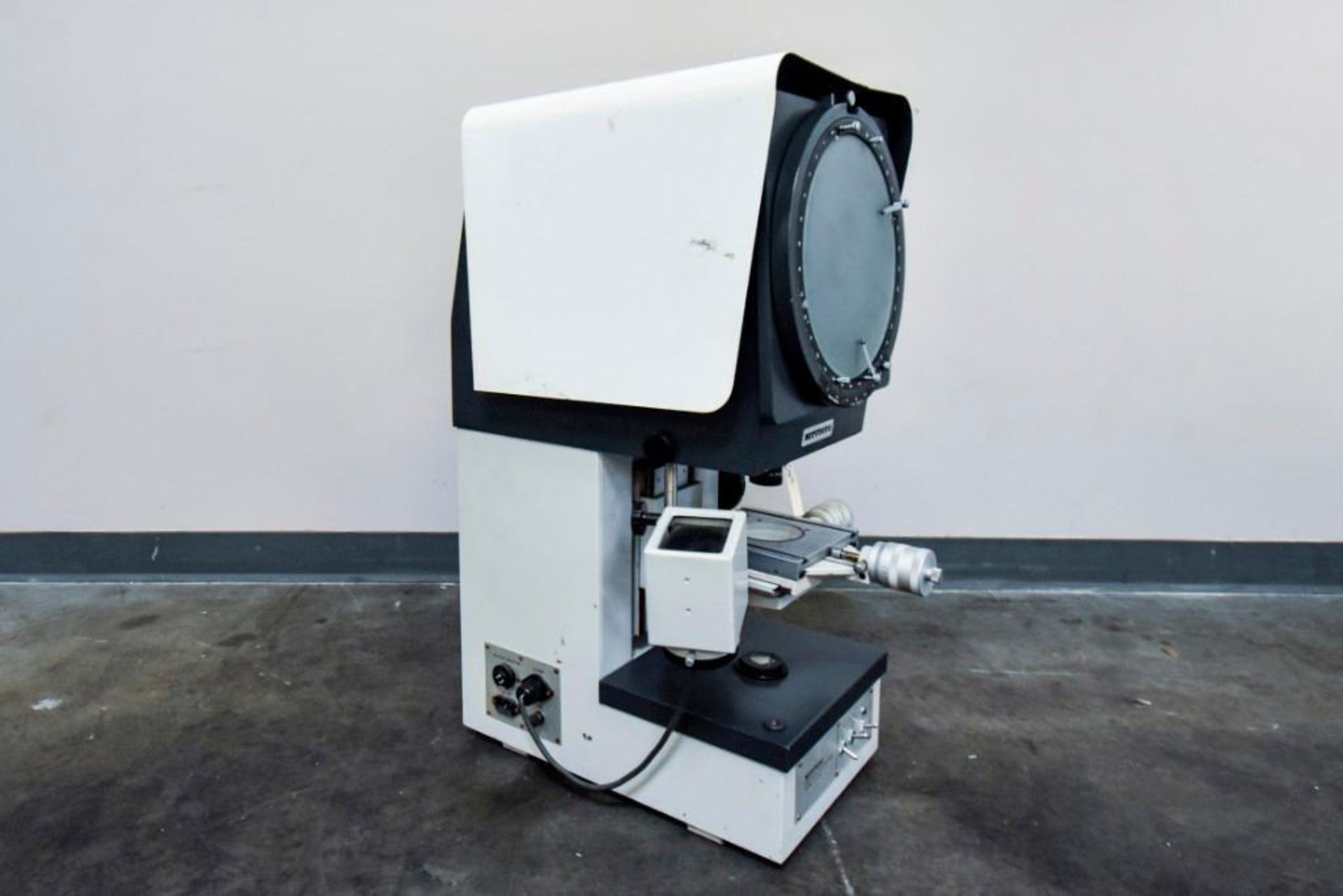 Mitutoyo Profile Projector MDL PJ-250 - Image 2 of 8