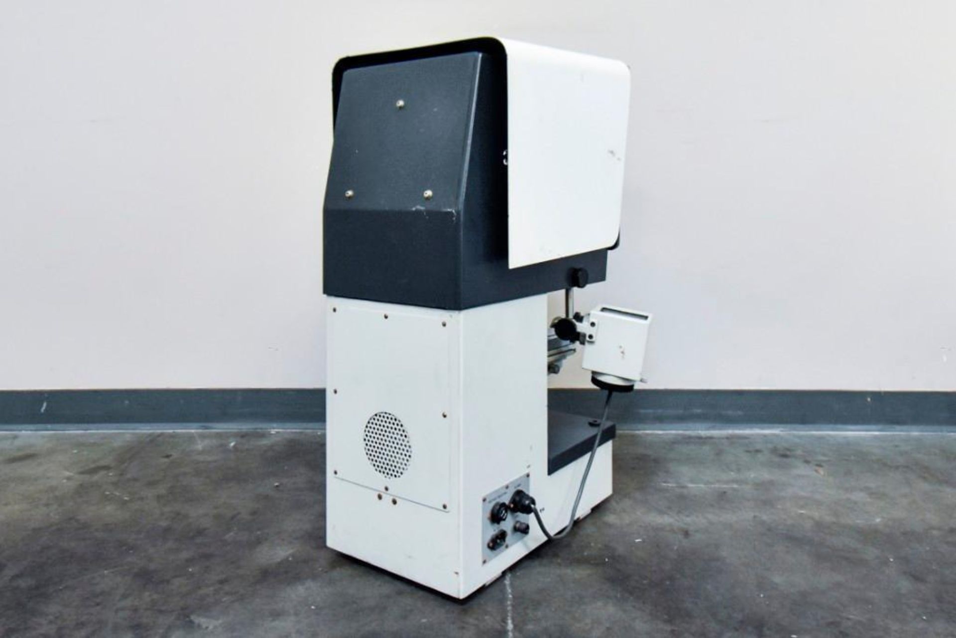 Mitutoyo Profile Projector MDL PJ-250 - Image 3 of 8