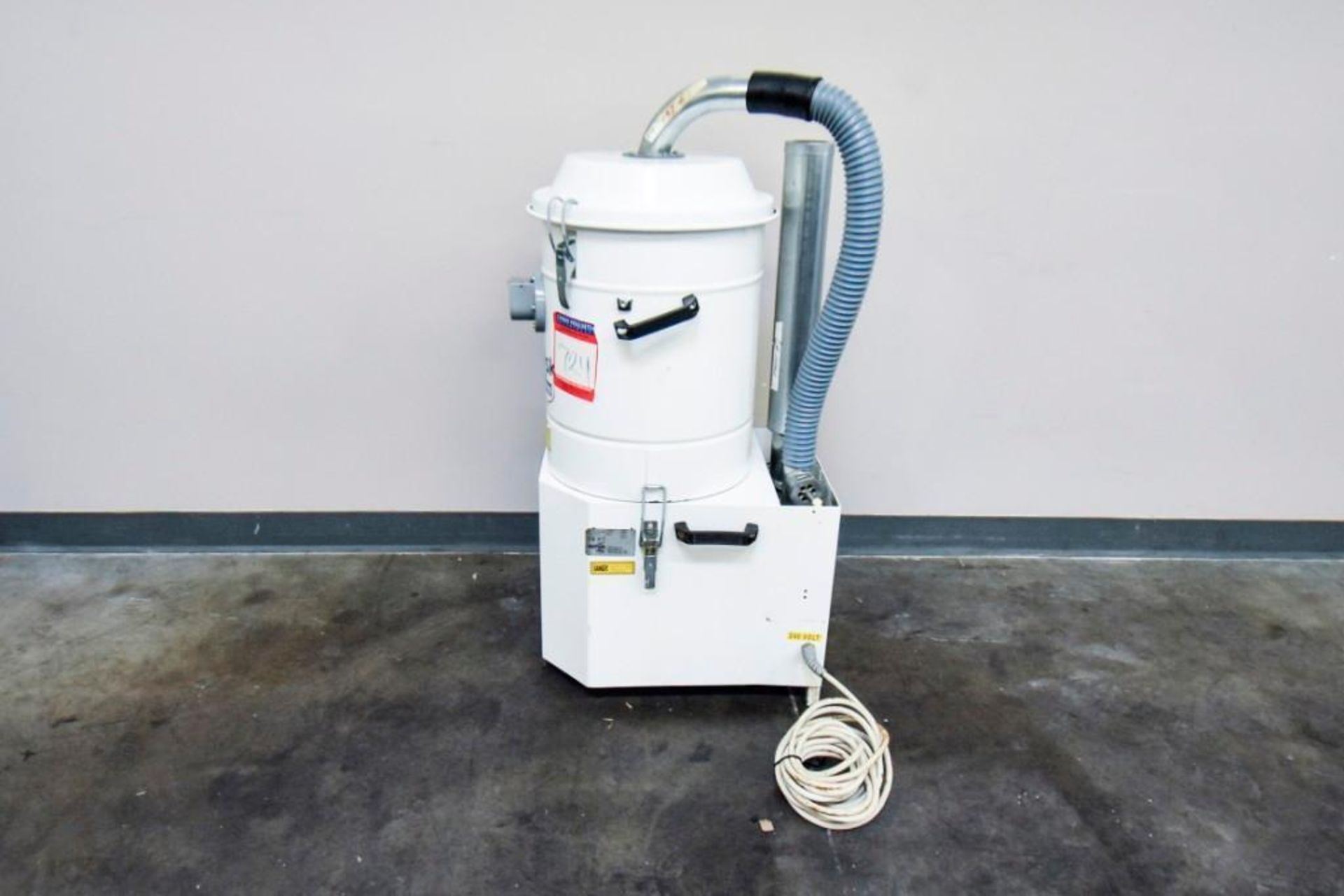 Nilfisk CFM Vaccum MDL 3151