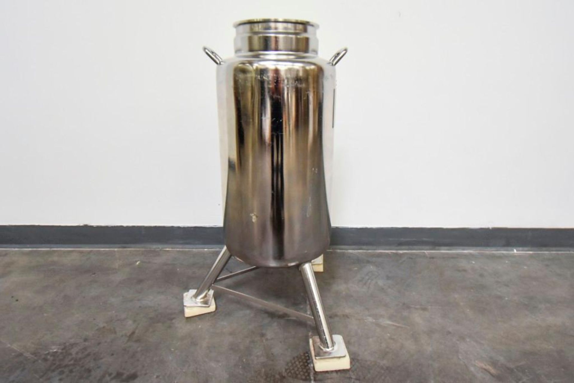 Precision Stainless Liquid Holding Tank 40L - Image 5 of 11