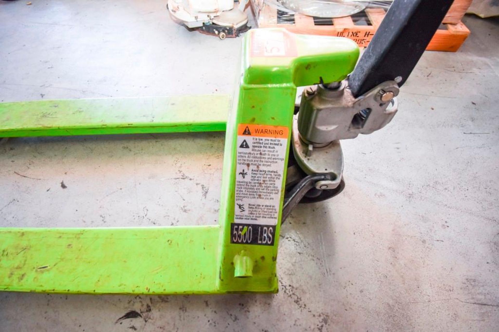 Uline Pallet Jack 5500 Lb - Image 9 of 11