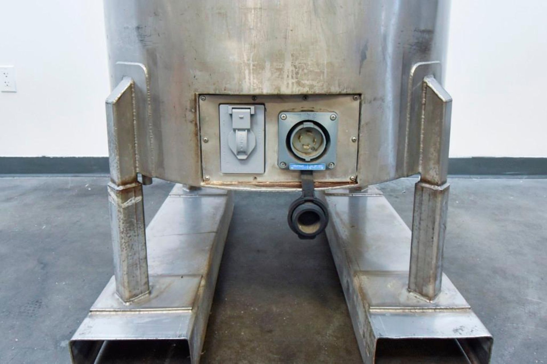 Jacketed Stainless Steel Holding Tank 340L - Image 6 of 13