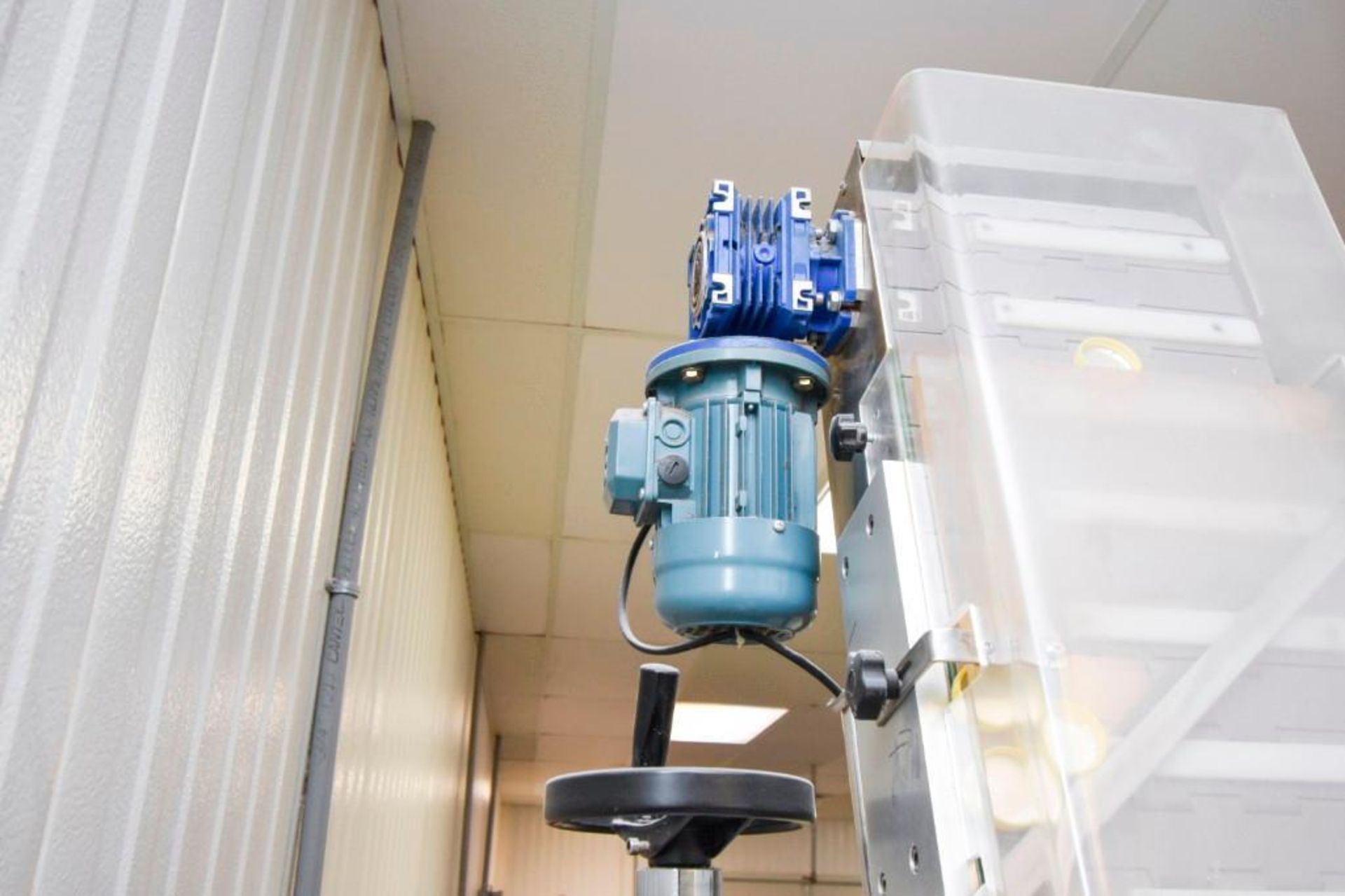 Bottle Elevator and Automatic Inline Capper SGP 200 - Image 11 of 19