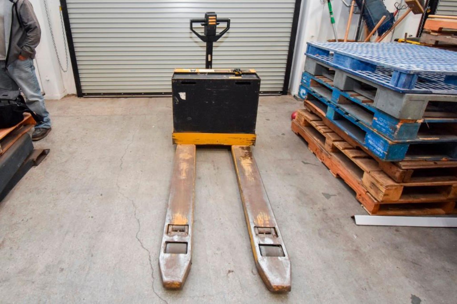 Yale Electric Pallet Jack