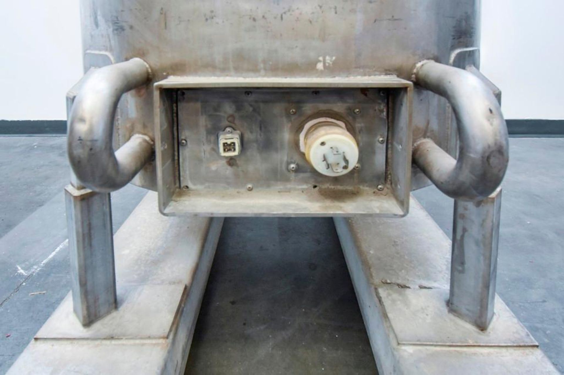 Jacketed Stainless Steel Holding Tank 340L - Image 10 of 18