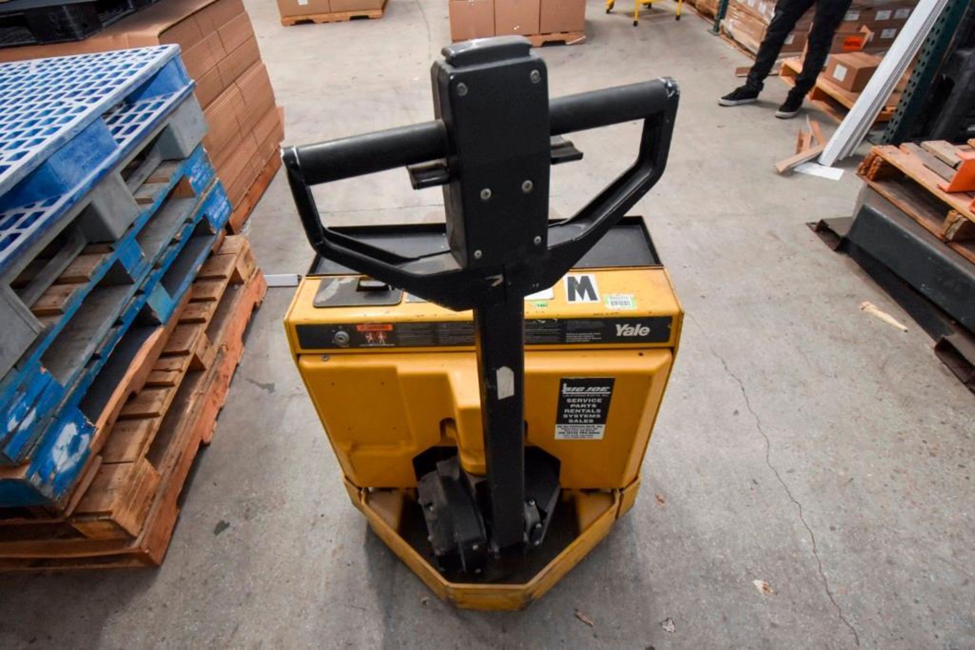 Yale Electric Pallet Jack - Image 3 of 5