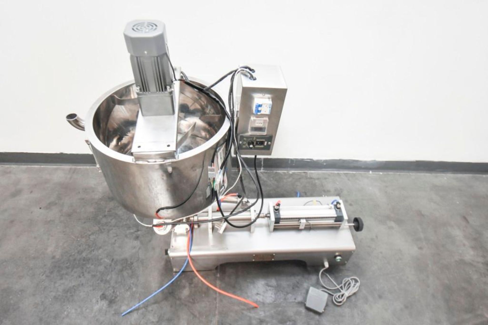 Quantitative Semi-Automatic Paste Liquid Filling Machine G1WG with Heated Hopper & Mixing Motor - Image 5 of 15