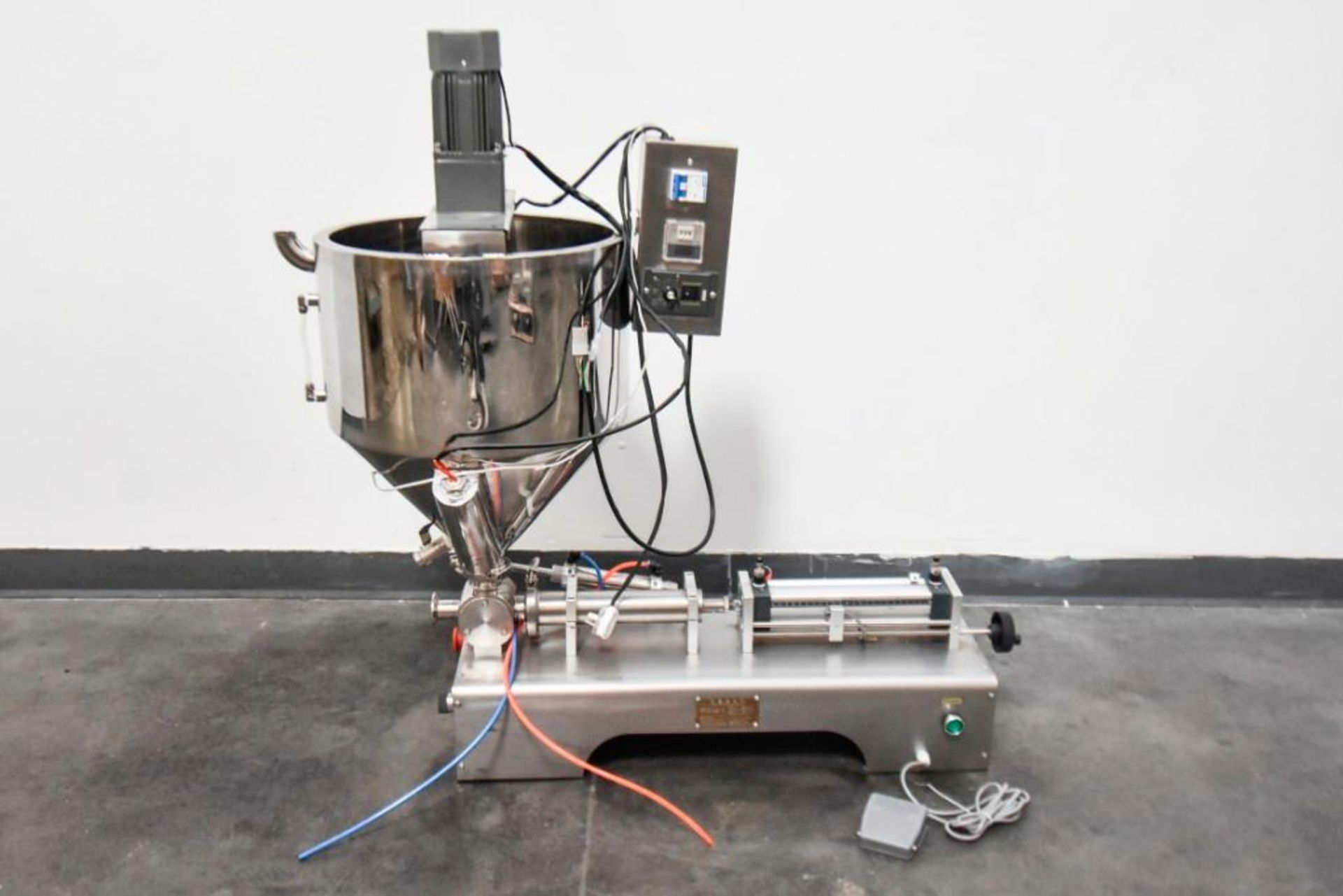 Quantitative Semi-Automatic Paste Liquid Filling Machine G1WG with Heated Hopper & Mixing Motor