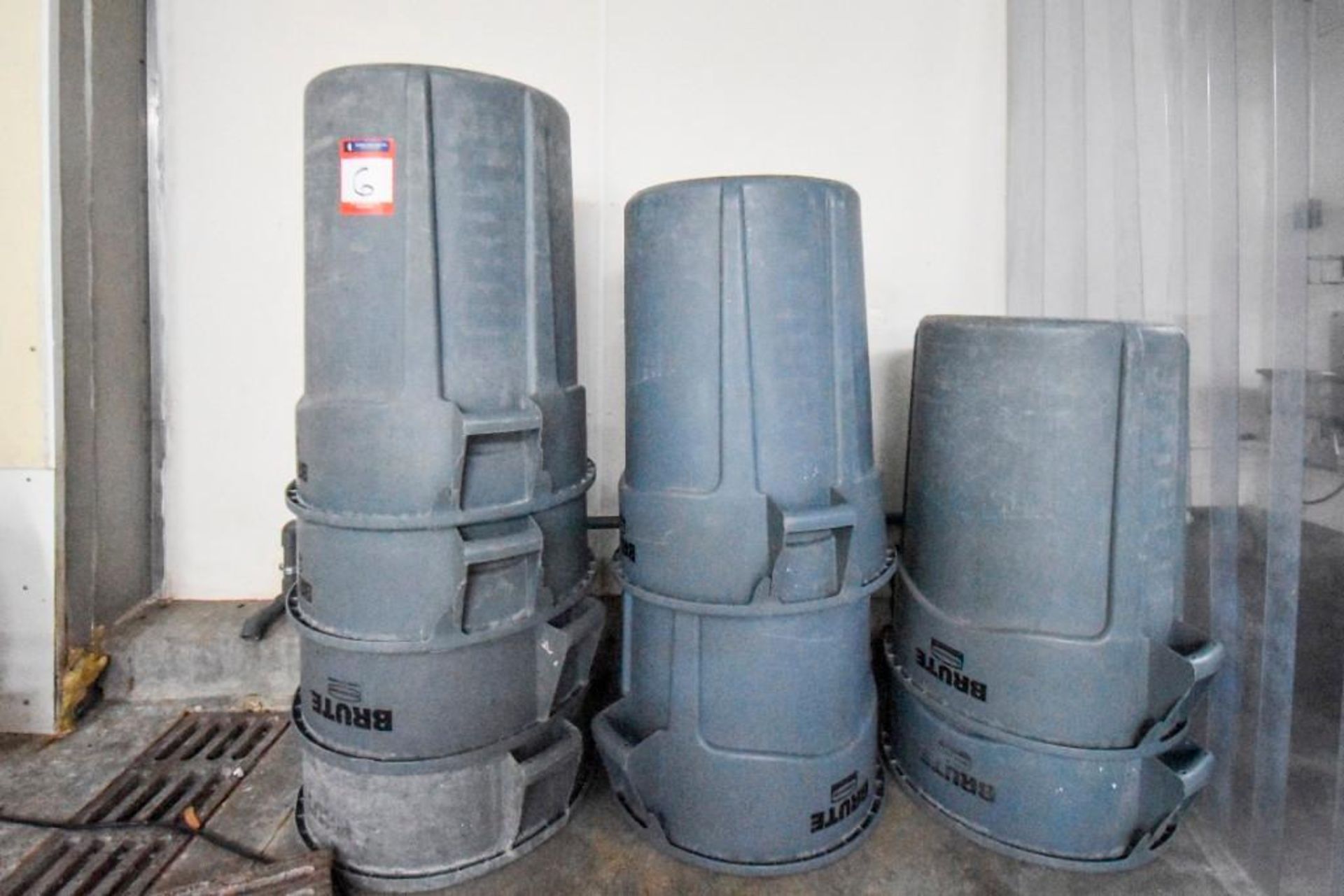 8 Brute Trash Cans