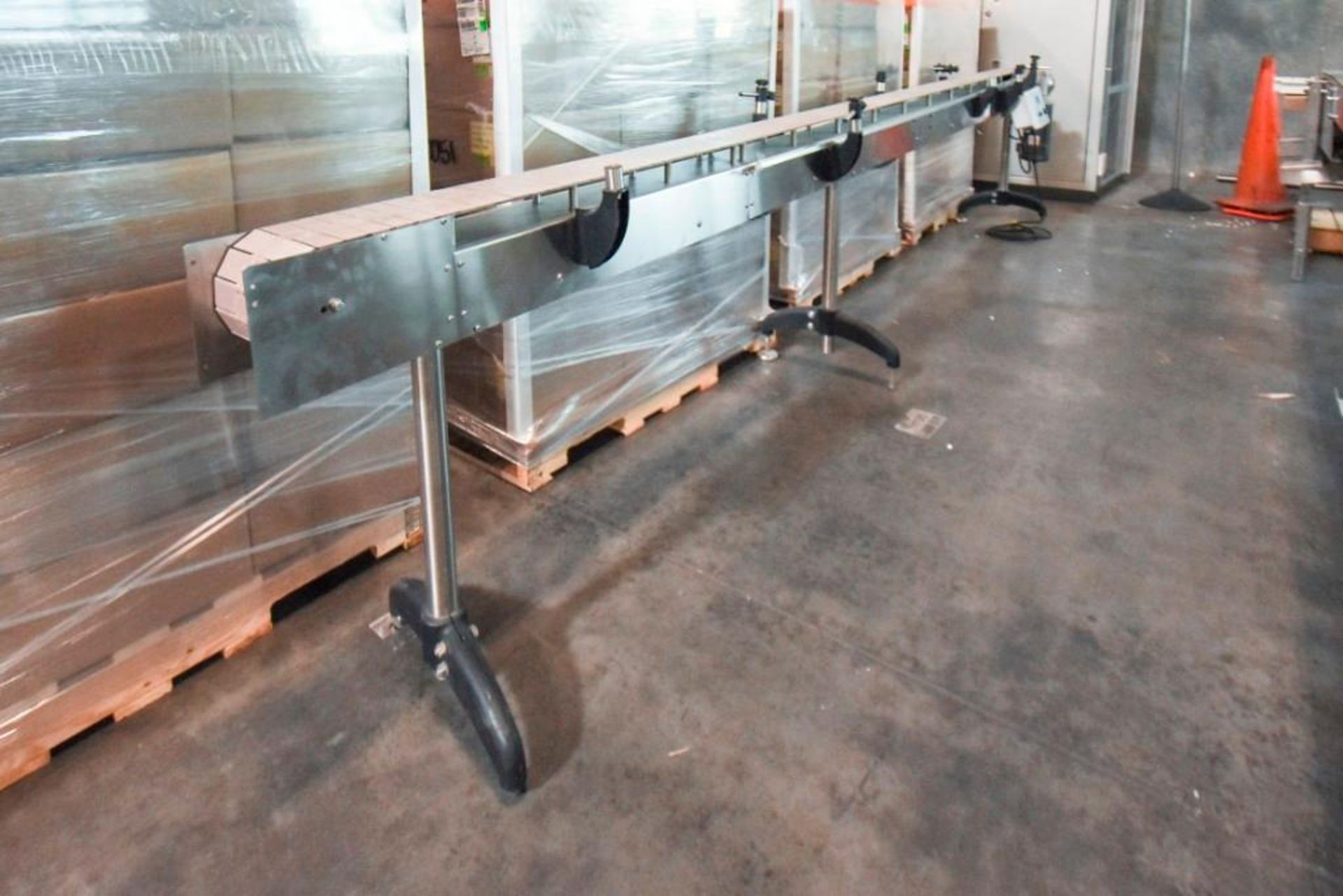 Conveyor with Variable Speed Control 15 ' Length - Image 3 of 6