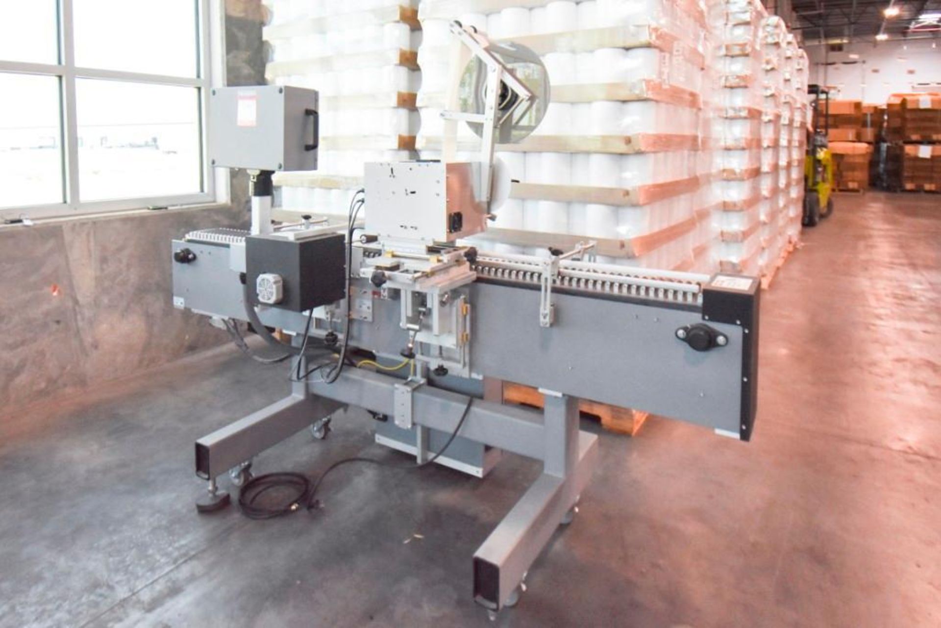 Universal Labeler Wrap Station - Image 15 of 17