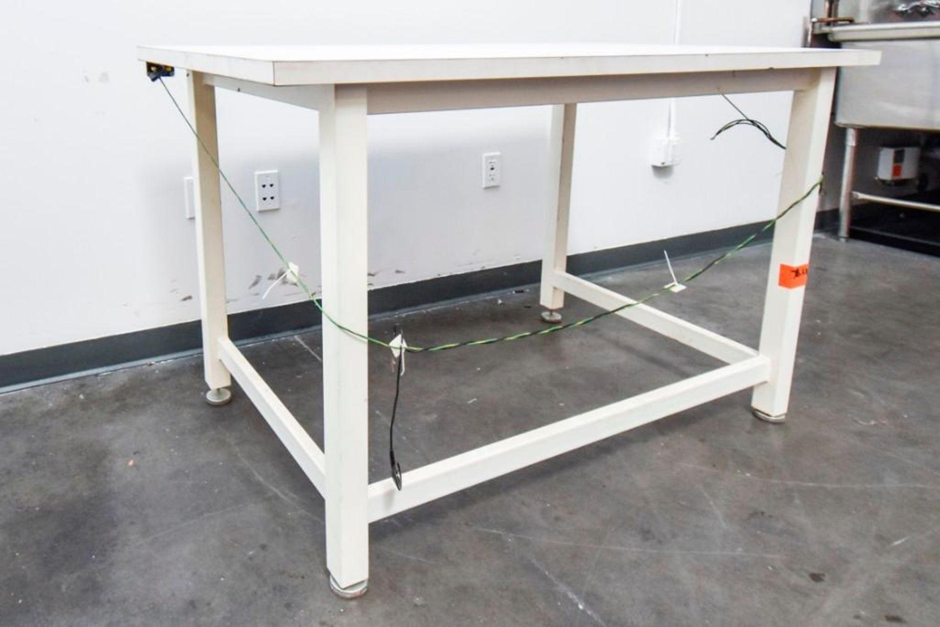 Small White Inspection Table - Image 4 of 6