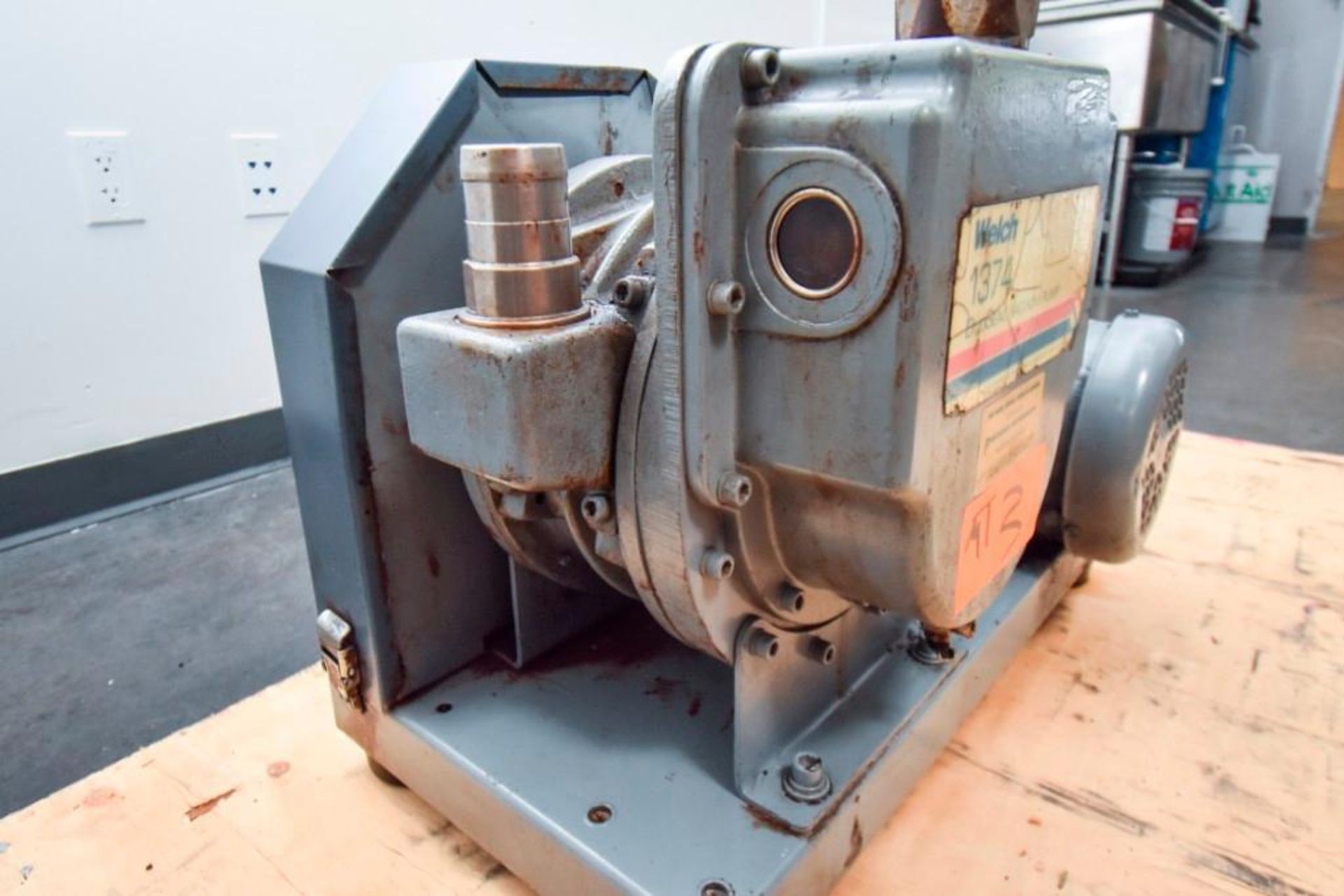 Welch 1374 DuoSeal Extraction Pump - Image 4 of 5