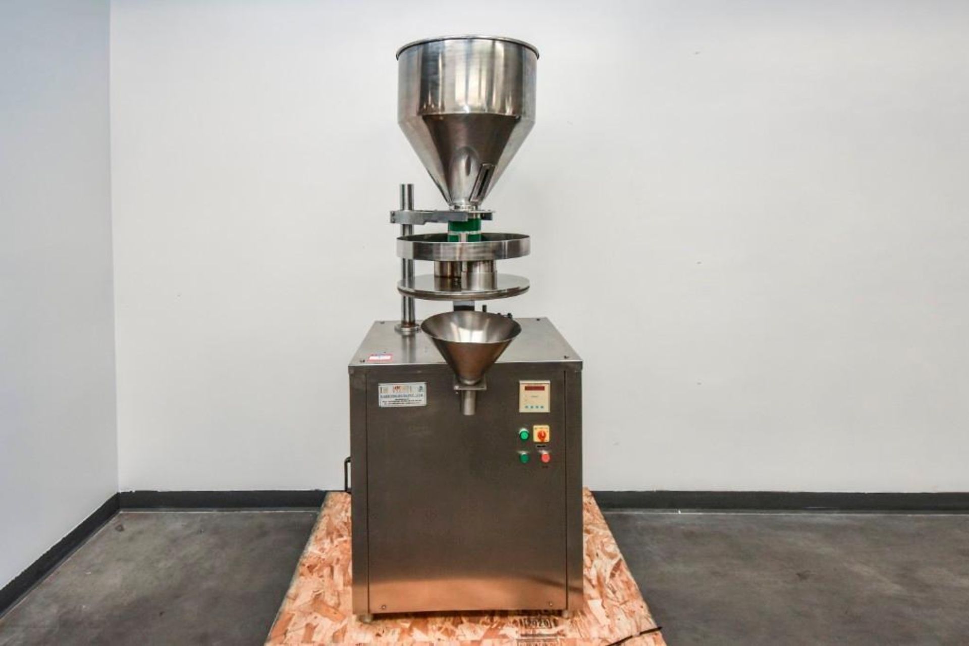 LabH Volumetric Filler MDL LX-4001