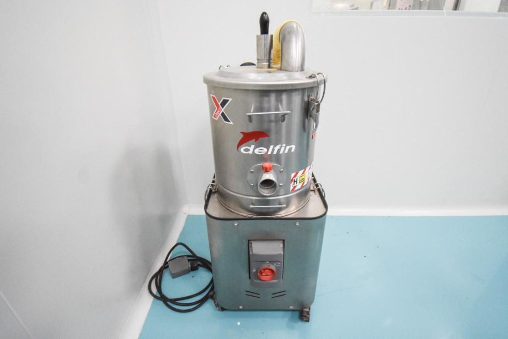 Delfin Vacuum/Dust Collector - Image 3 of 7